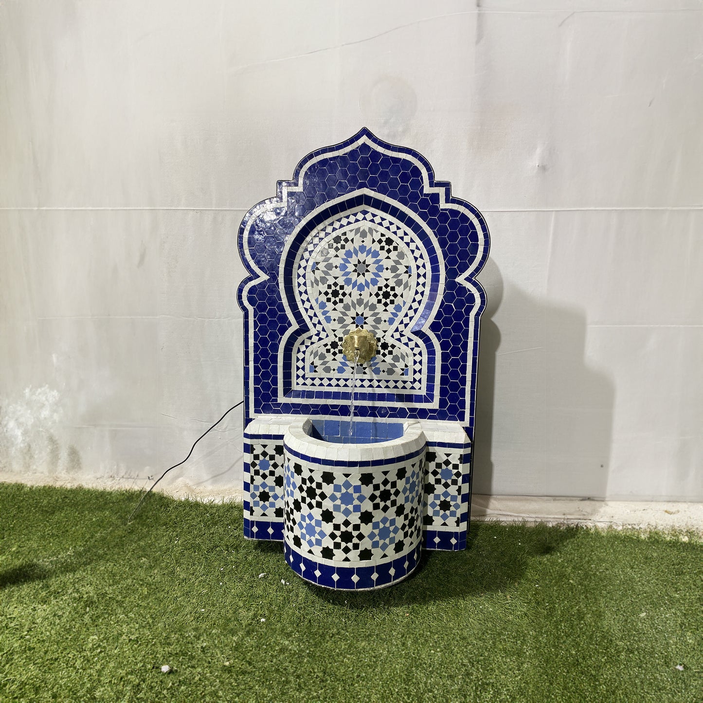 Blue Zellige Fountain – Timeless Craftsmanship