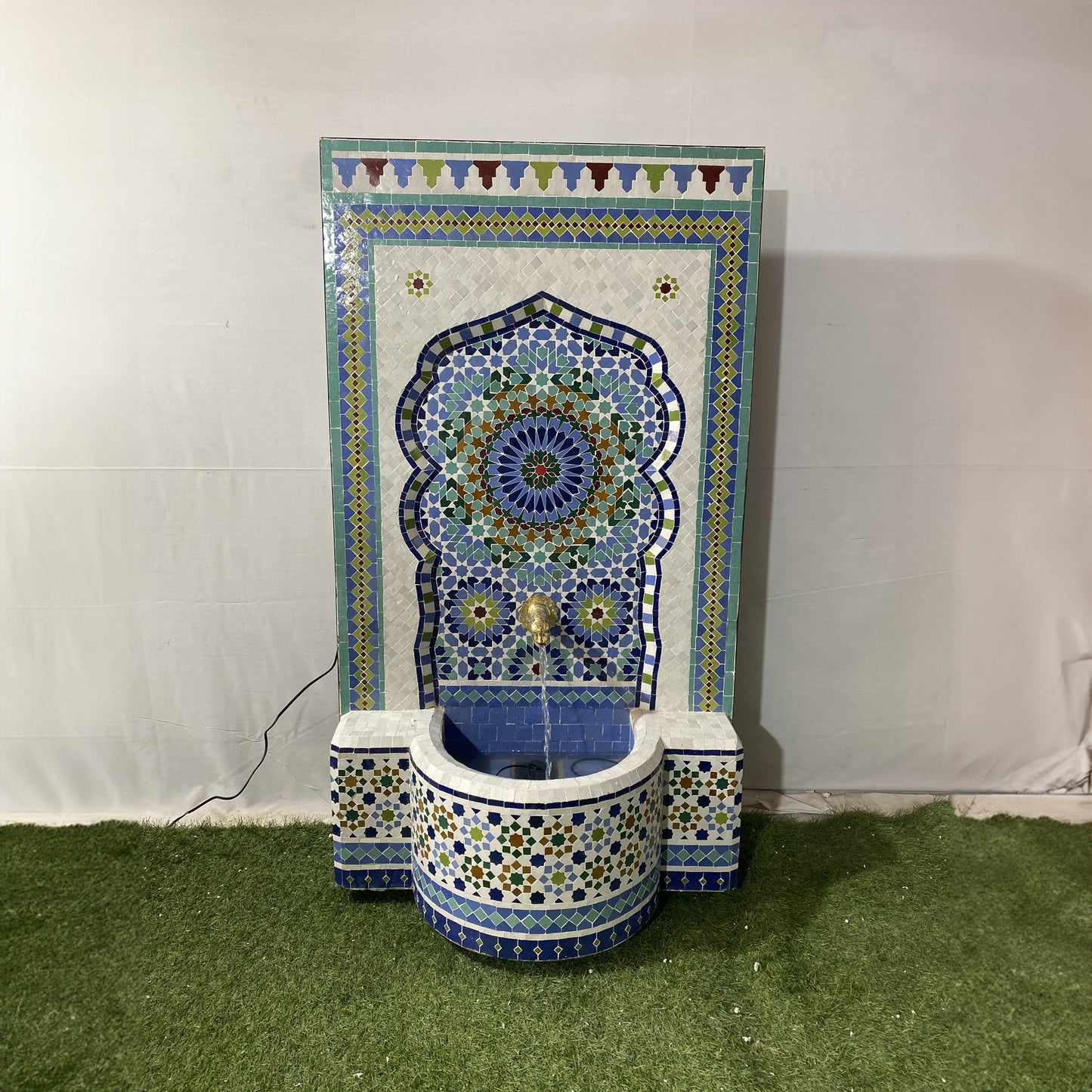 Moroccan Zellige Fountain – Handcrafted Elegance
