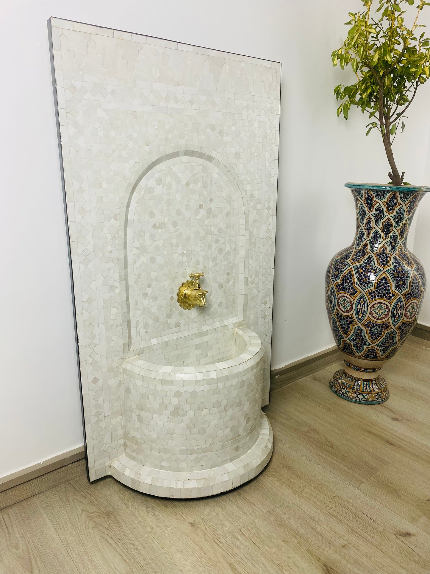 Elegant White Moroccan Zellige Fountain – A Timeless Masterpiece