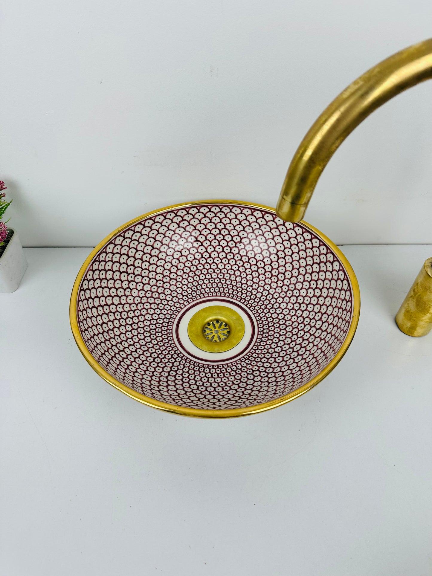 Gold 14K Scarlet: Handcrafted Ceramic Sink with Dark Red Interior and Black Exterior Finish
