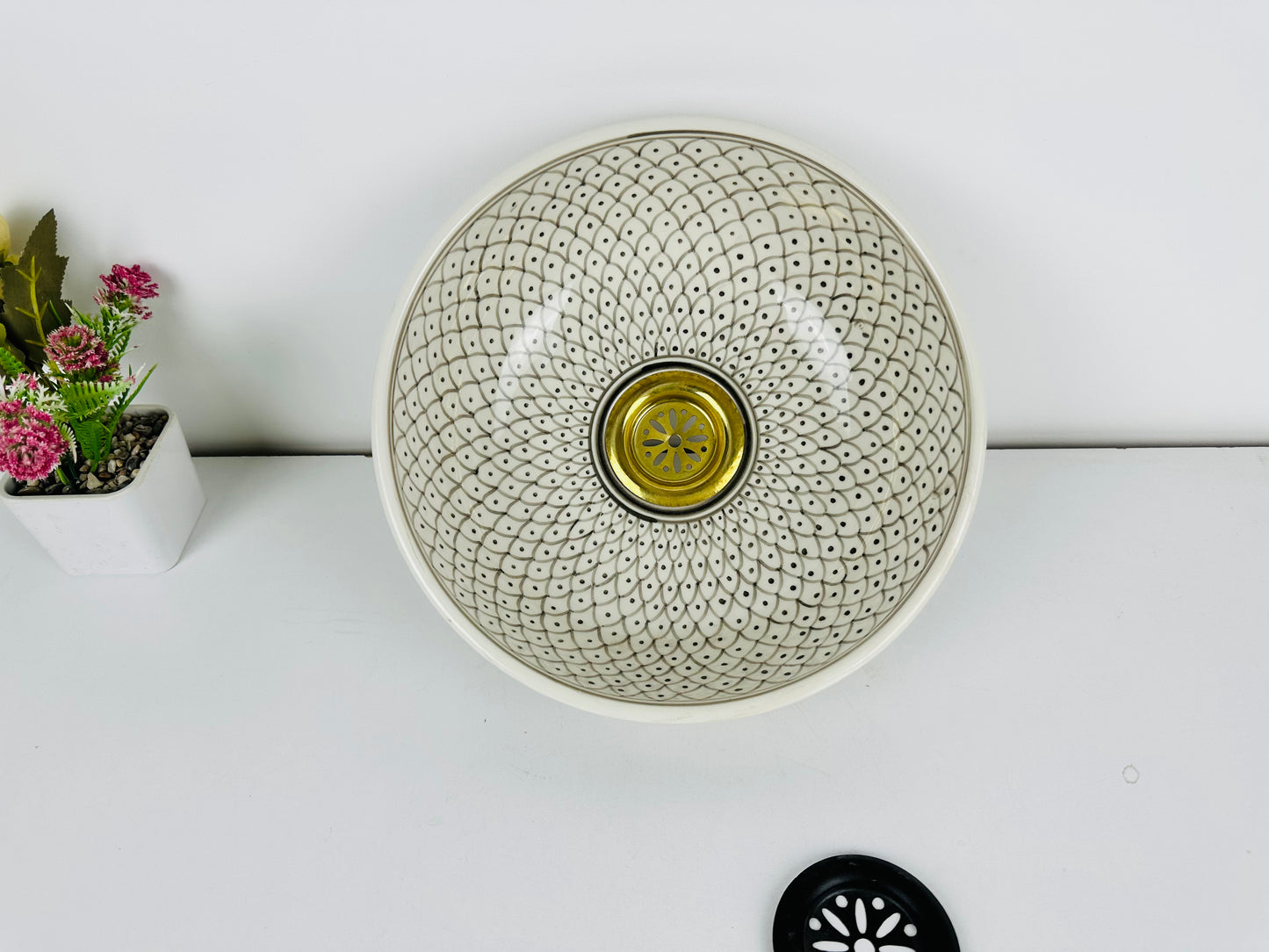 Silver Mist: Handcrafted Ceramic Sink in Subtle Gray Shade