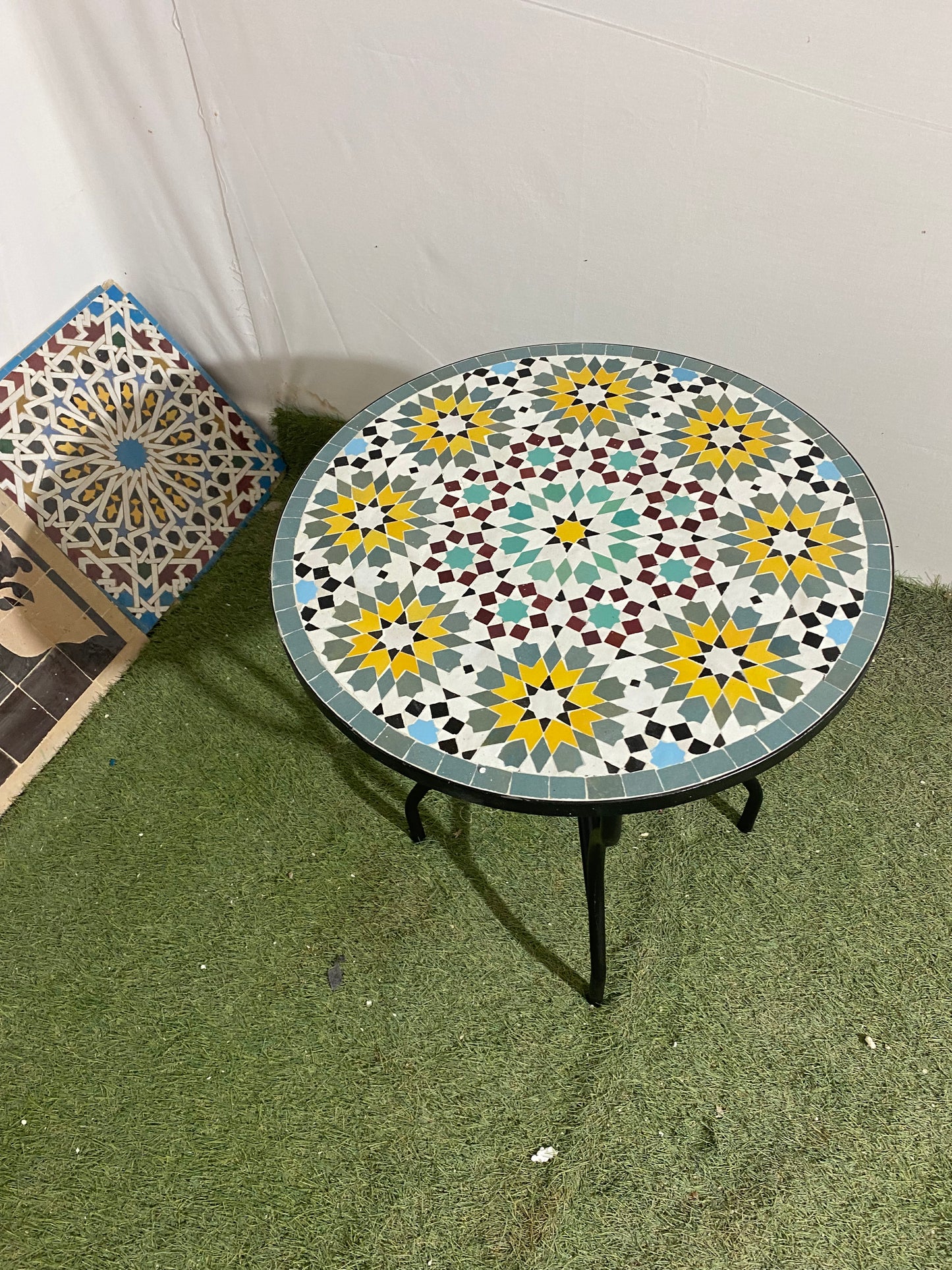 Handmade Moroccan Zellige Mosaic Table – Classic Starburst Design