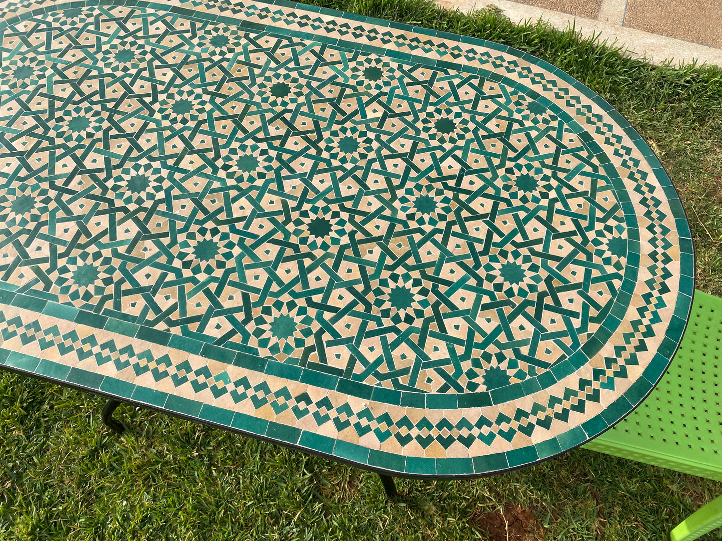 Handmade Moroccan Zellige Mosaic Table – Emerald Green & Beige Elegance