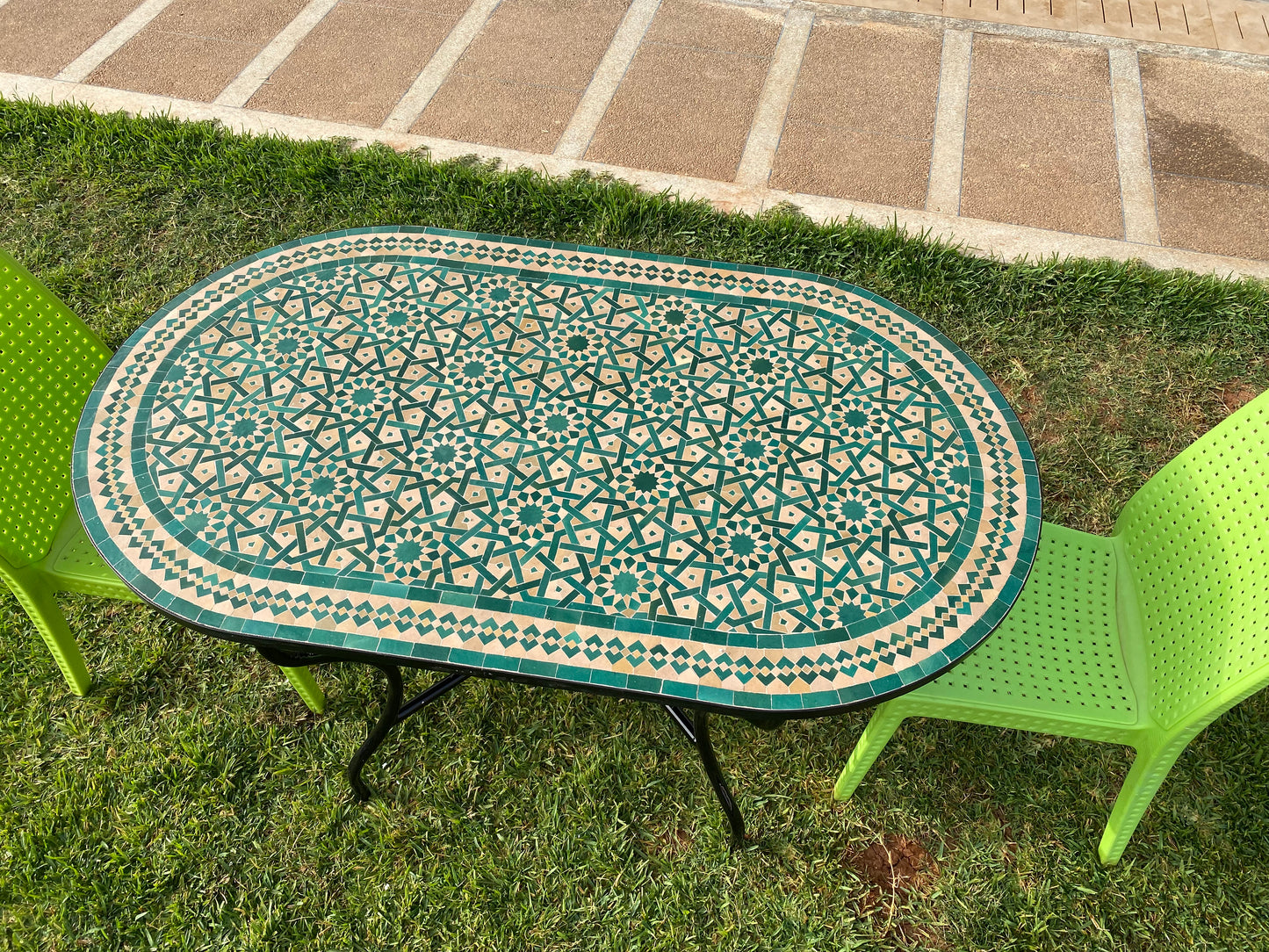 Handmade Moroccan Zellige Mosaic Table – Emerald Green & Beige Elegance