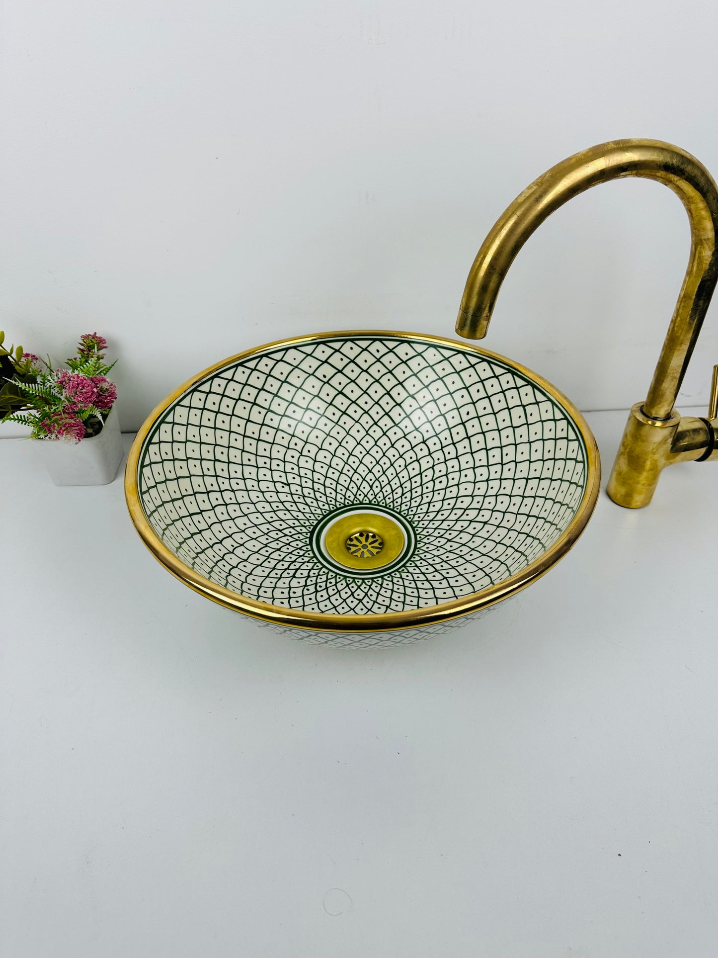14k gold Emerald Xscape: Handcrafted Ceramic Sink with X-Shaped Designs in Green