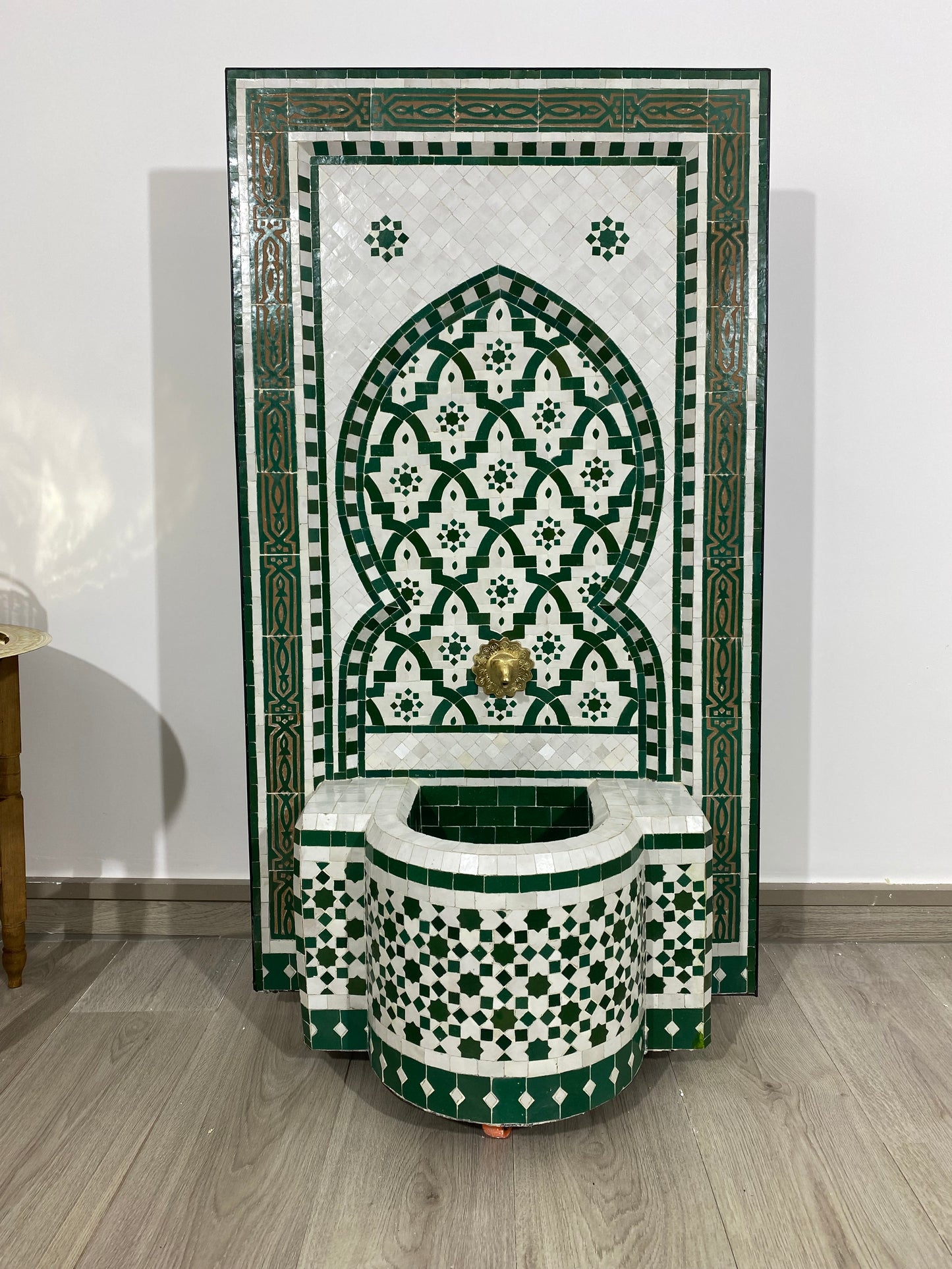 Exquisite Moroccan Zellige Fountain – Green & White Elegance