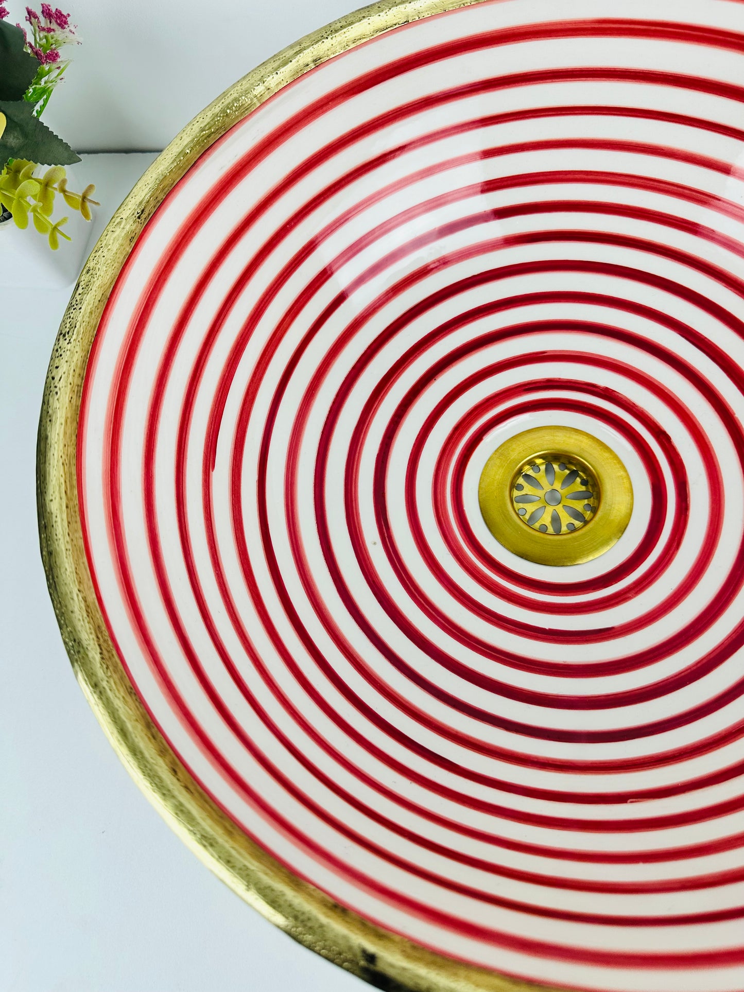 Red infinite rings and brass: 100% handmade ceramic sink