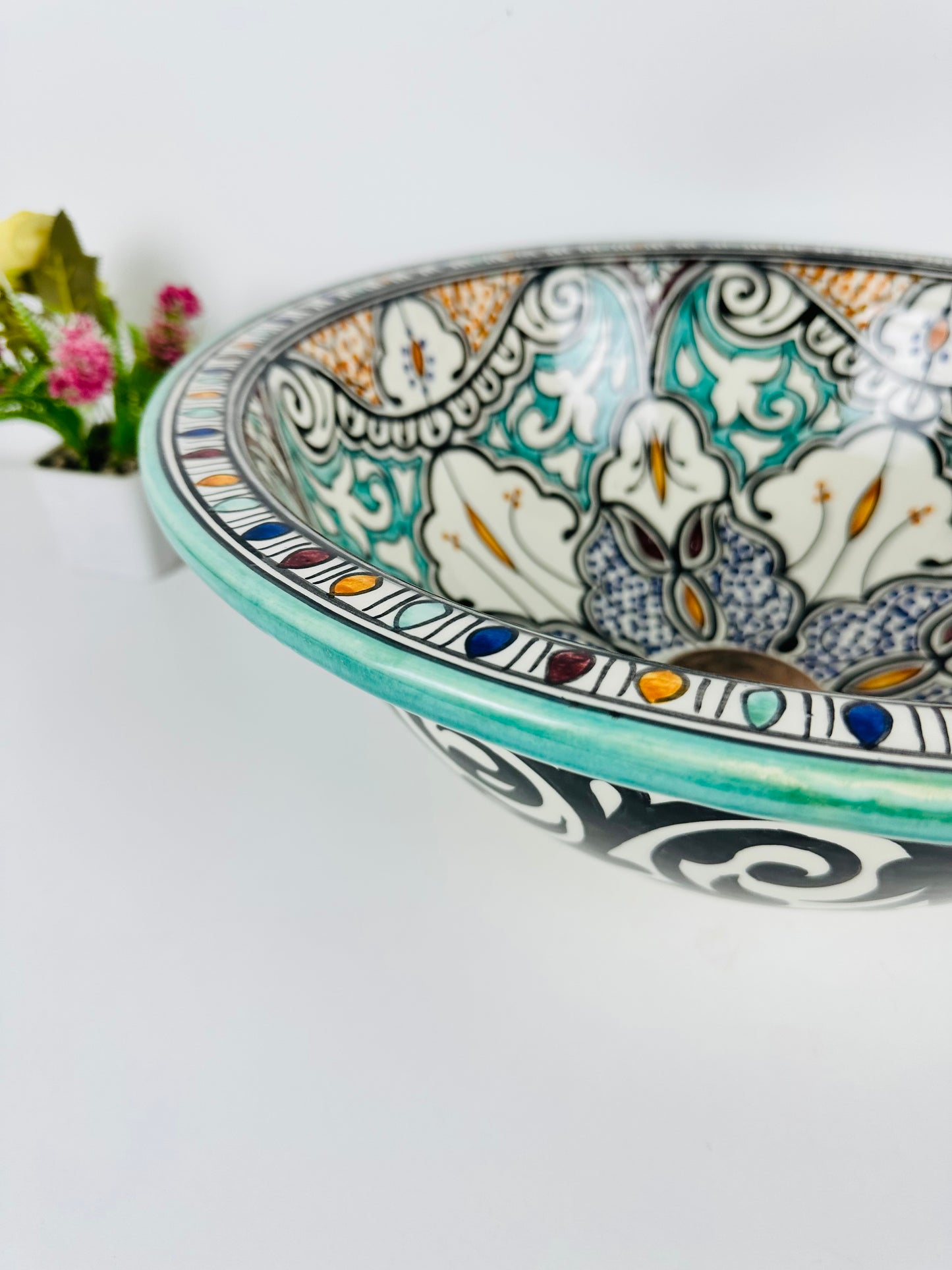 Traditional ceramic sink floral