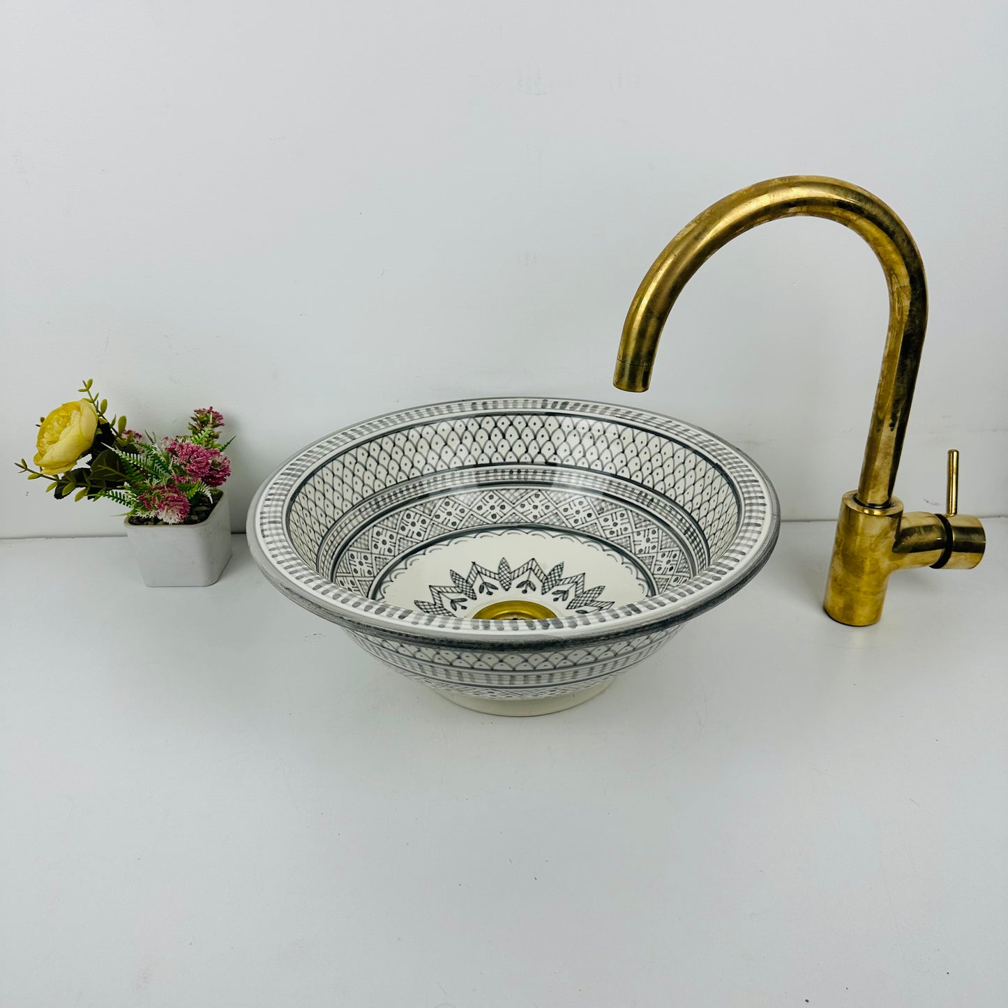 Heritage Elegance: Handcrafted Traditional Ceramic Sink in Gray