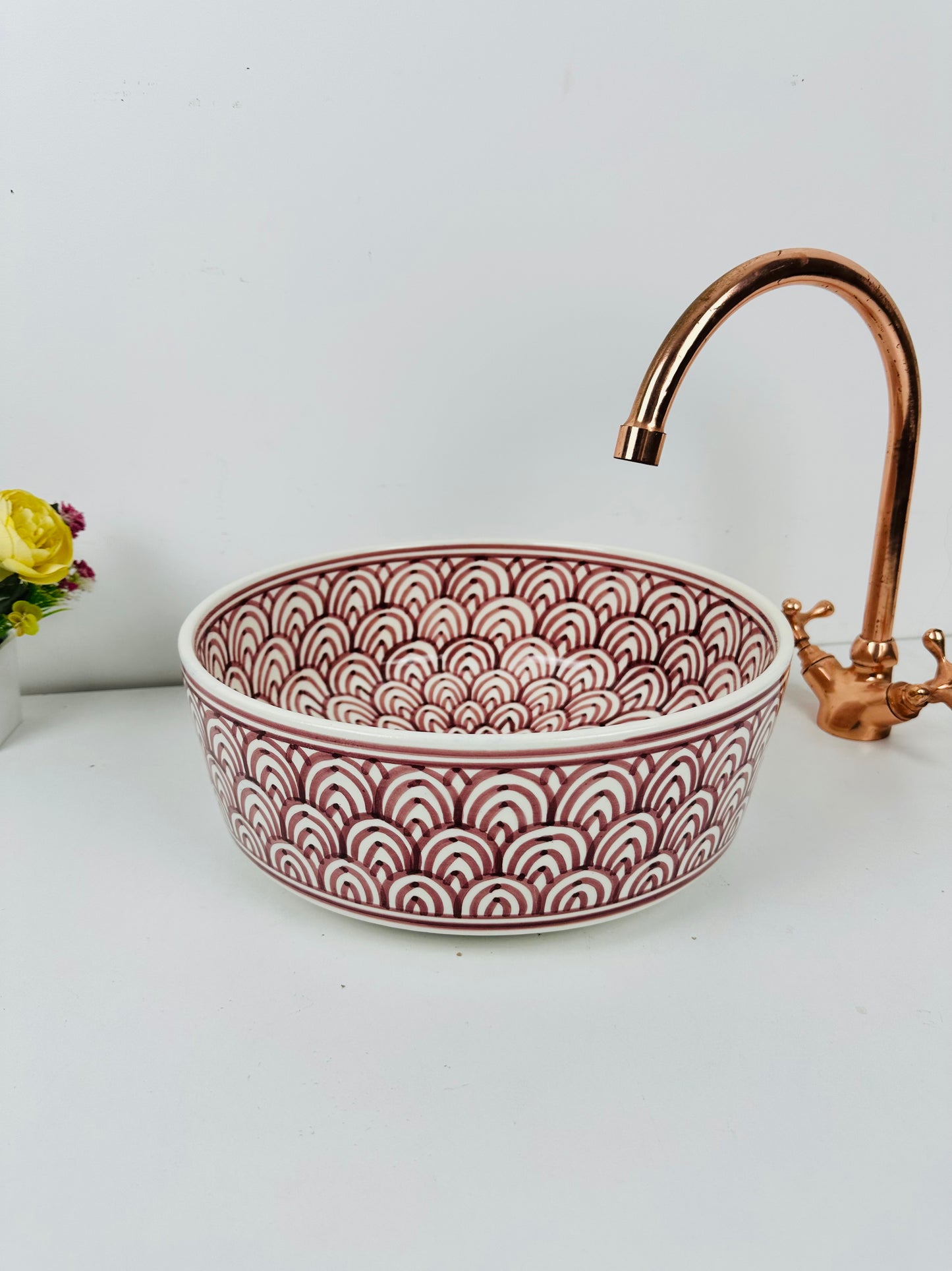 Deep Cherry Essence: lavabo de cerámica artesanal en color rojo cereza oscuro