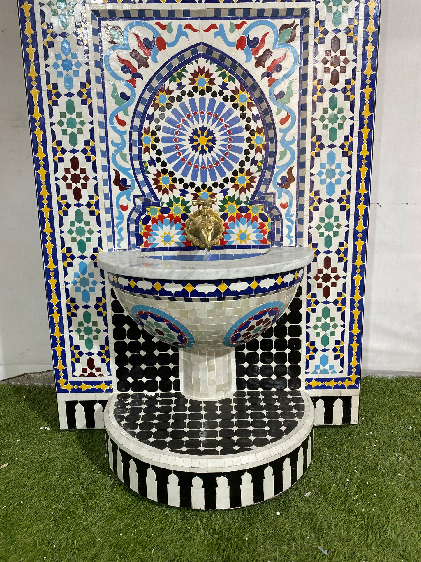 Multicolor Zellige Fountain – A Stunning Mosaic Masterpiece