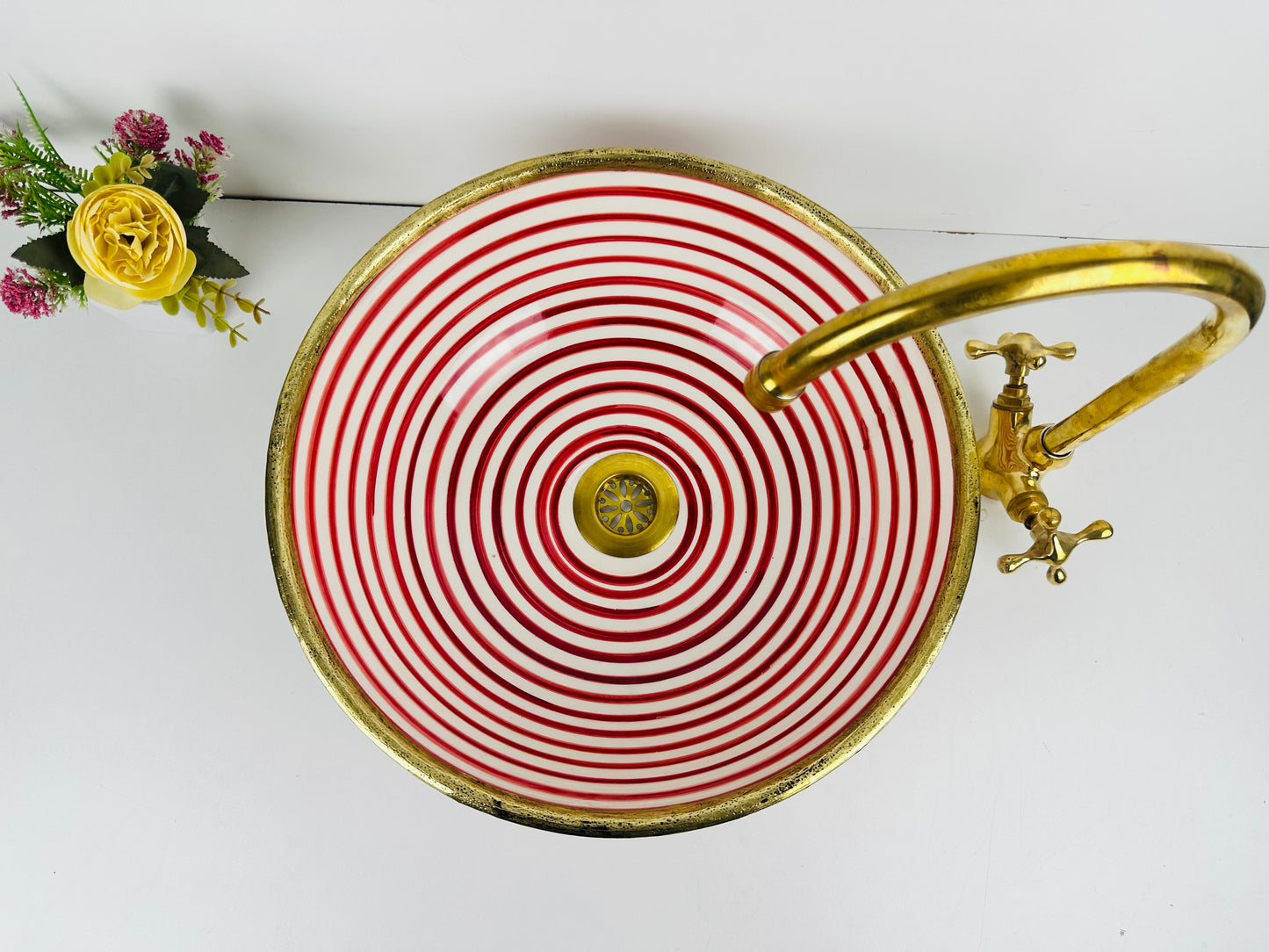 Red infinite rings and brass: 100% handmade ceramic sink