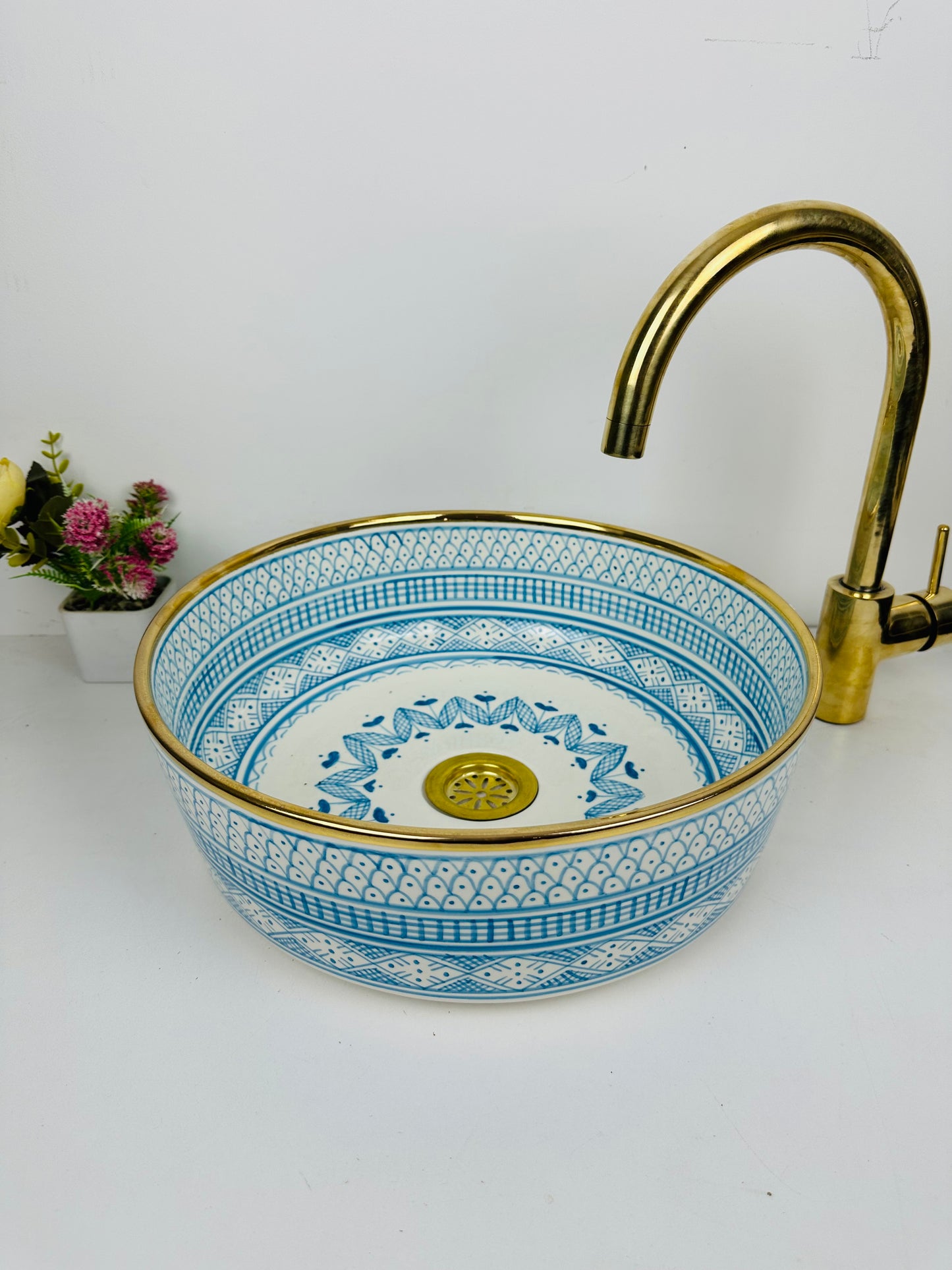 Skyline Classic: Handcrafted Ceramic Sink with Traditional Sky-Colored Design and 14k Gold