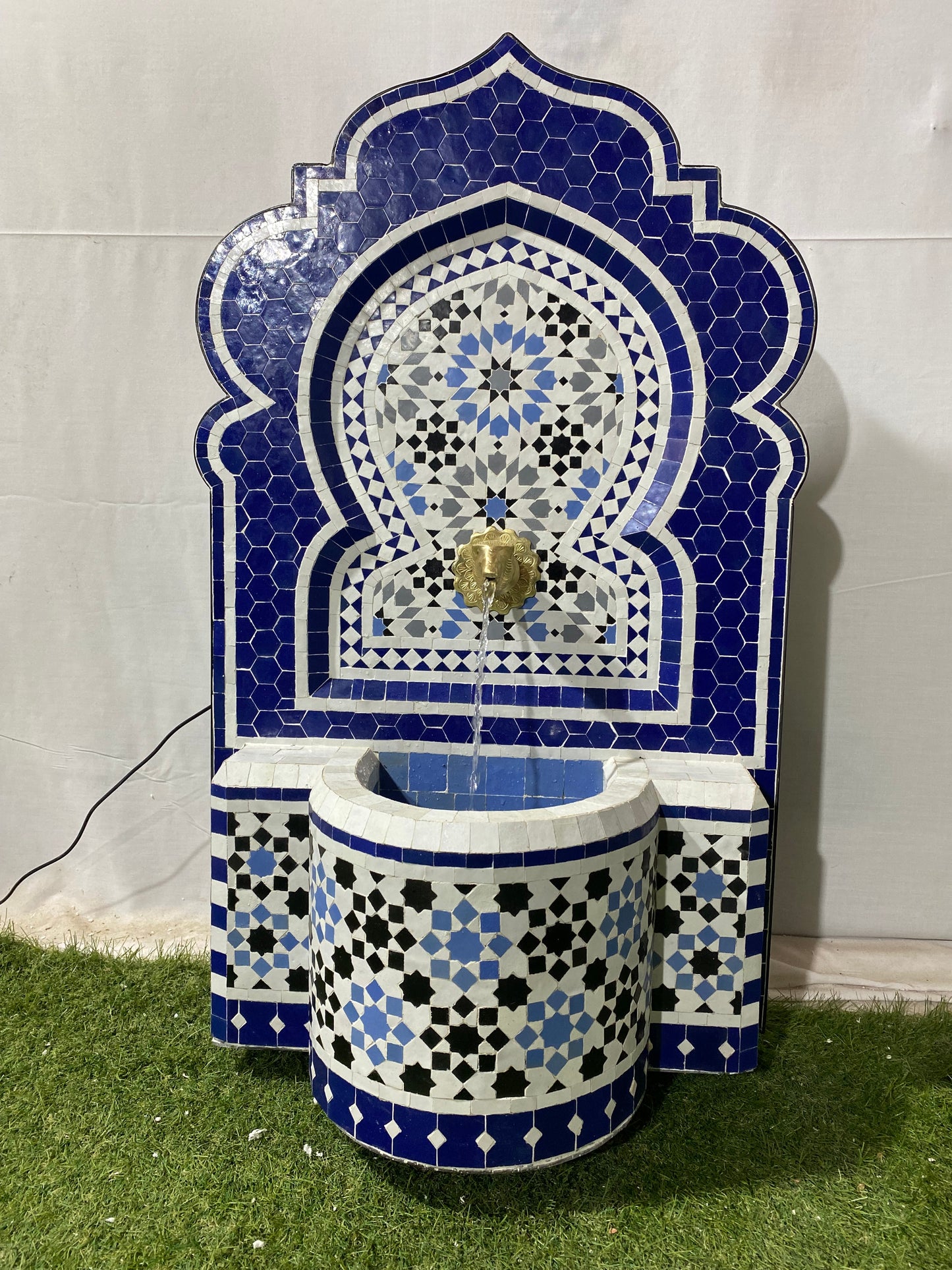 Blue Zellige Fountain – Timeless Craftsmanship