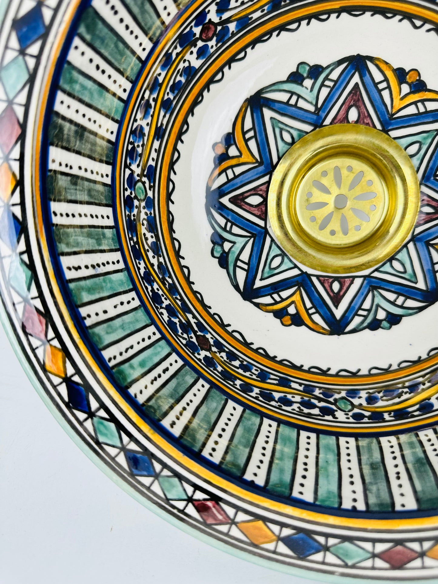 Moroccan Mosaic: Handcrafted Ceramic Sink with Colorful Moroccan-Inspired Design