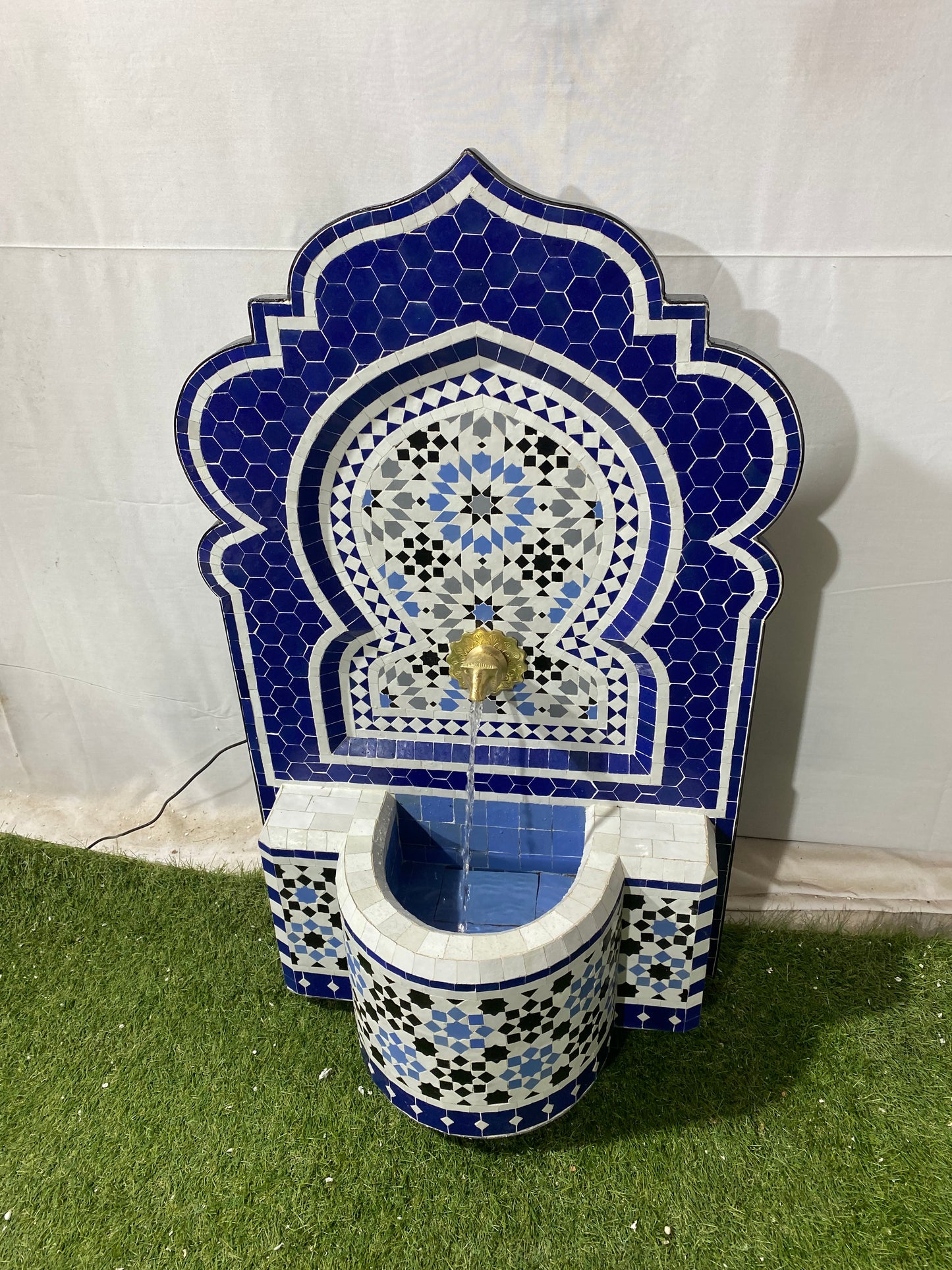 Blue Zellige Fountain – Timeless Craftsmanship