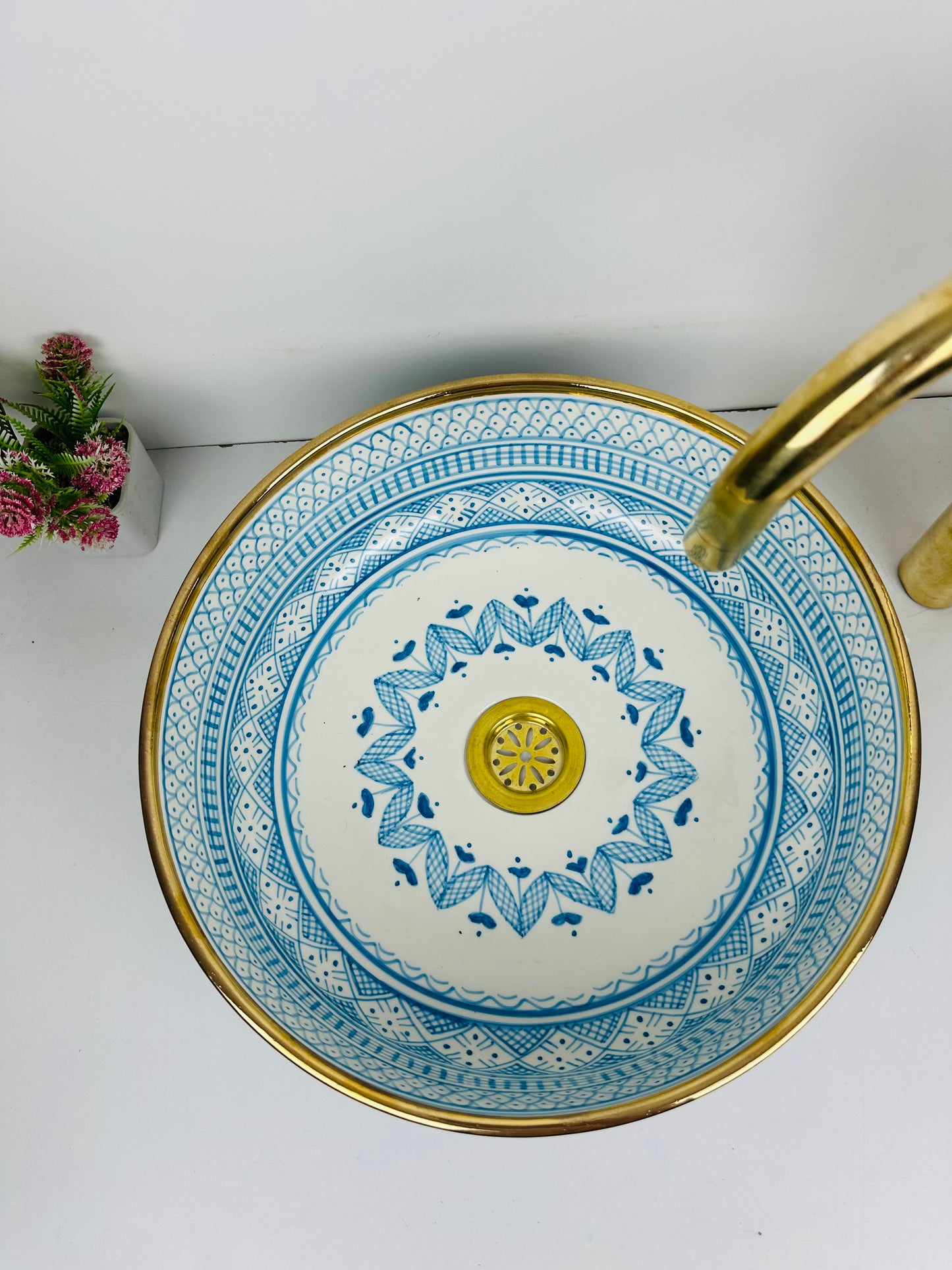 Skyline Classic: Handcrafted Ceramic Sink with Traditional Sky-Colored Design and 14k Gold