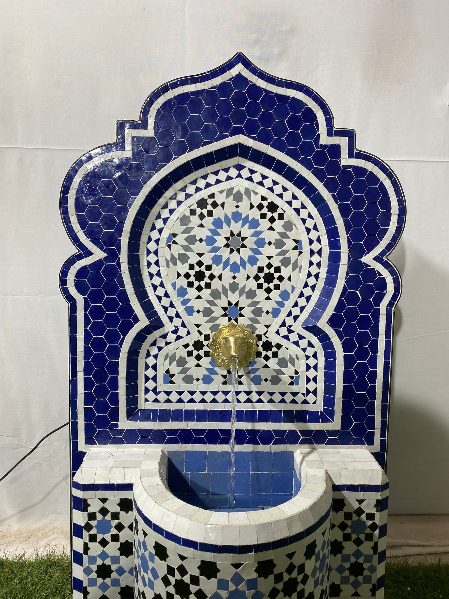 Blue Zellige Fountain – Timeless Craftsmanship