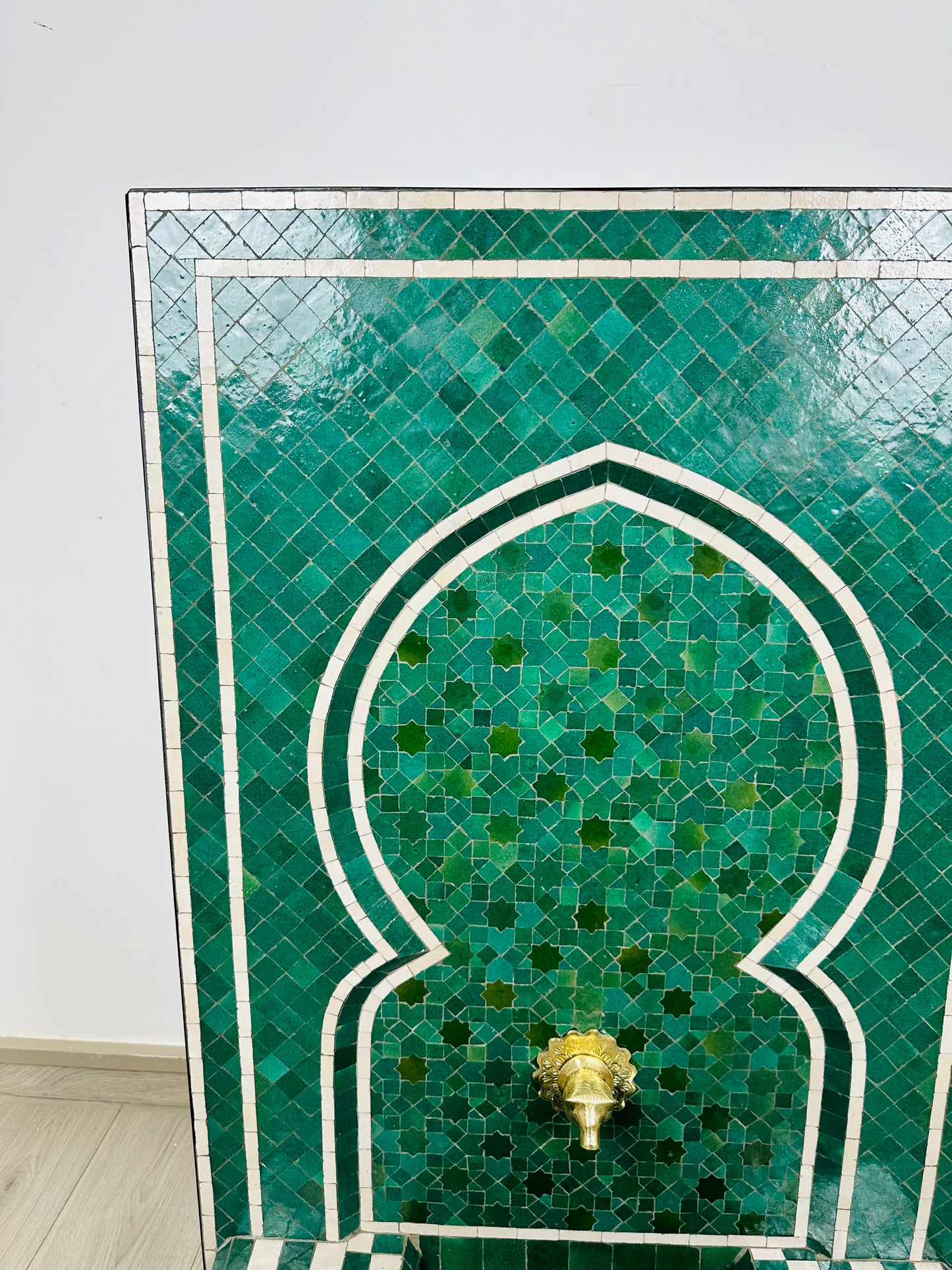 Emerald Green Moroccan Fountain – Classic Elegance & Timeless Craftsmanship