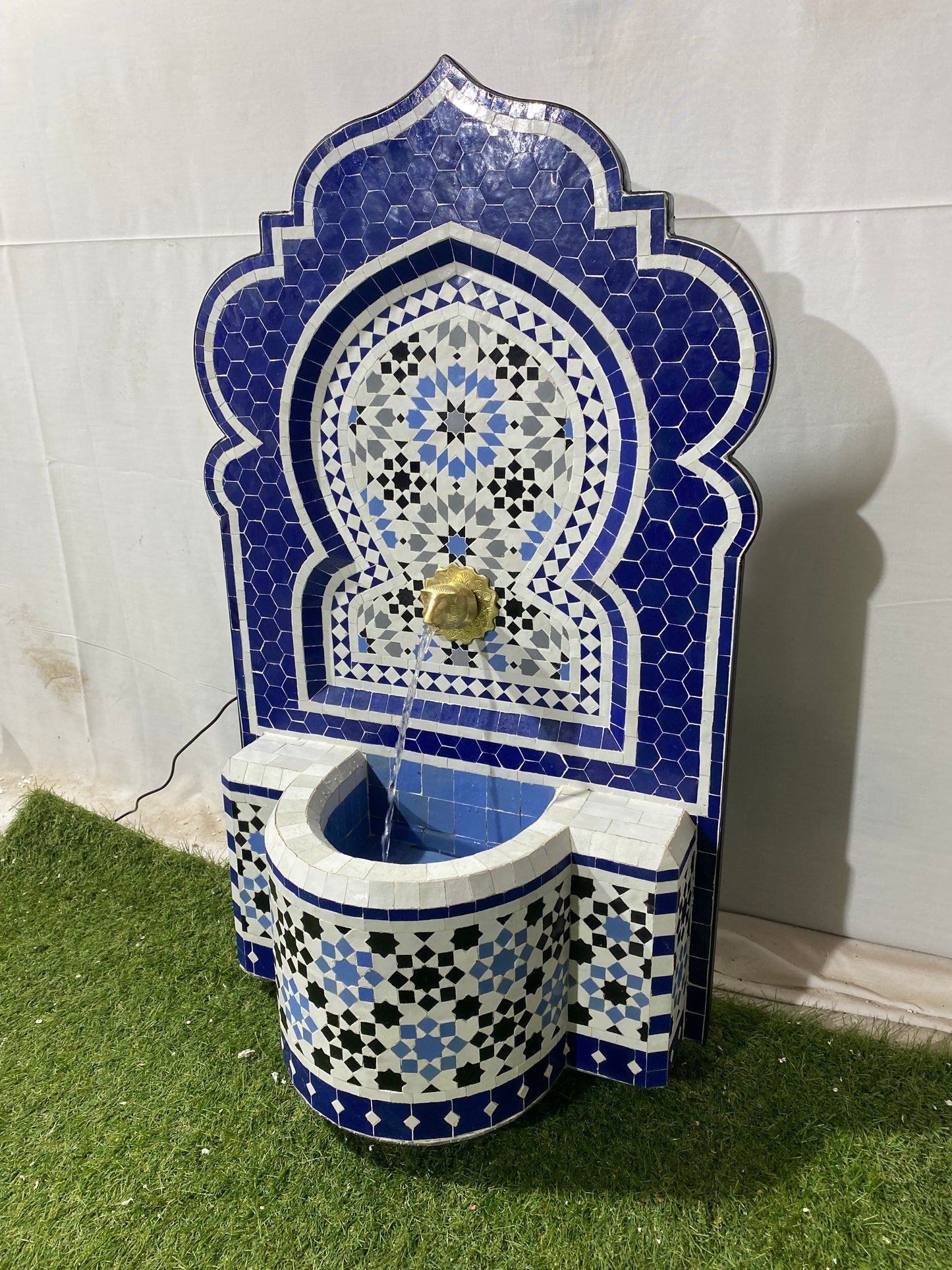 Blue Zellige Fountain – Timeless Craftsmanship