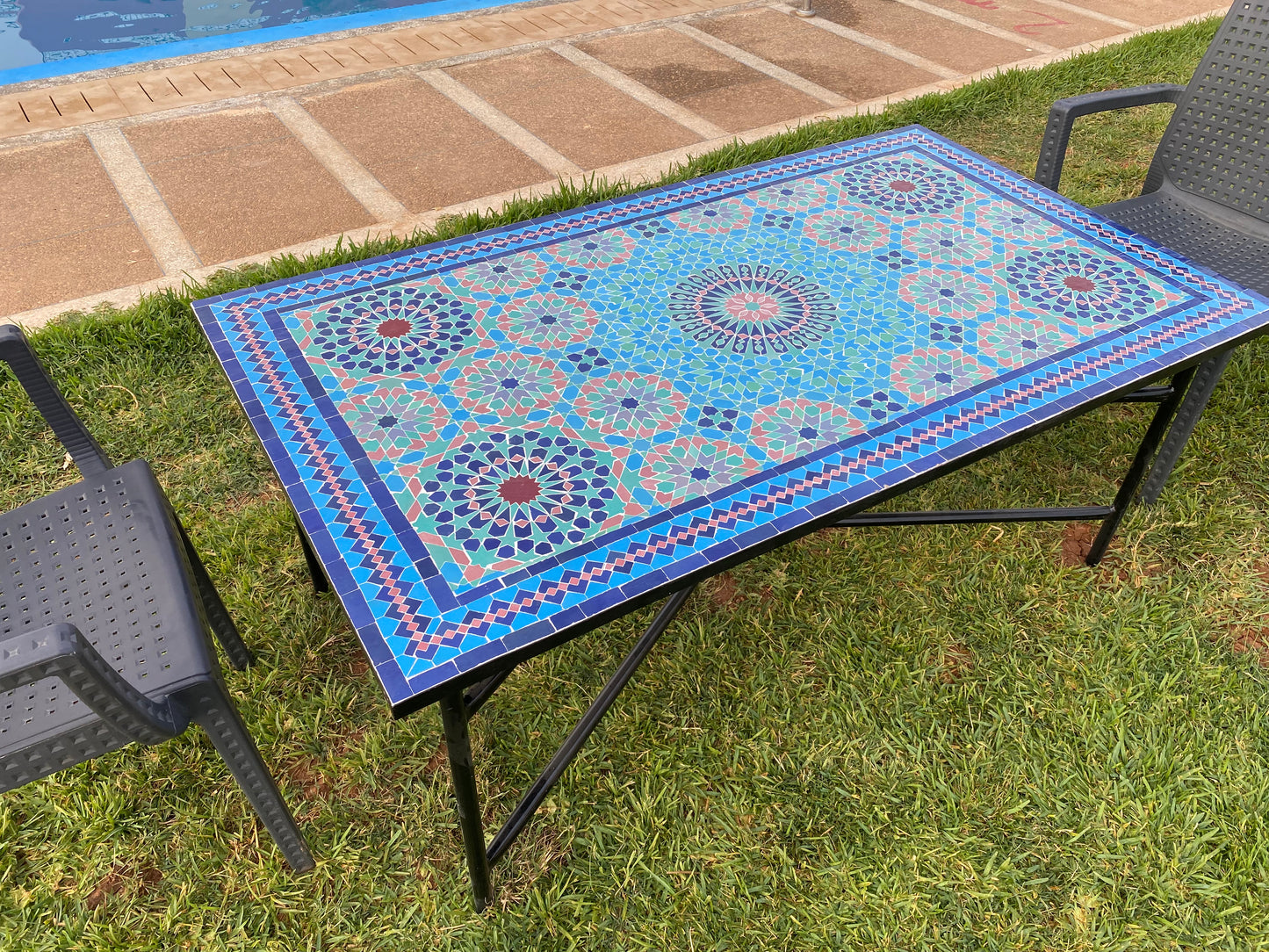 Handmade Moroccan Zellige Mosaic Table – Ocean Blue Elegance