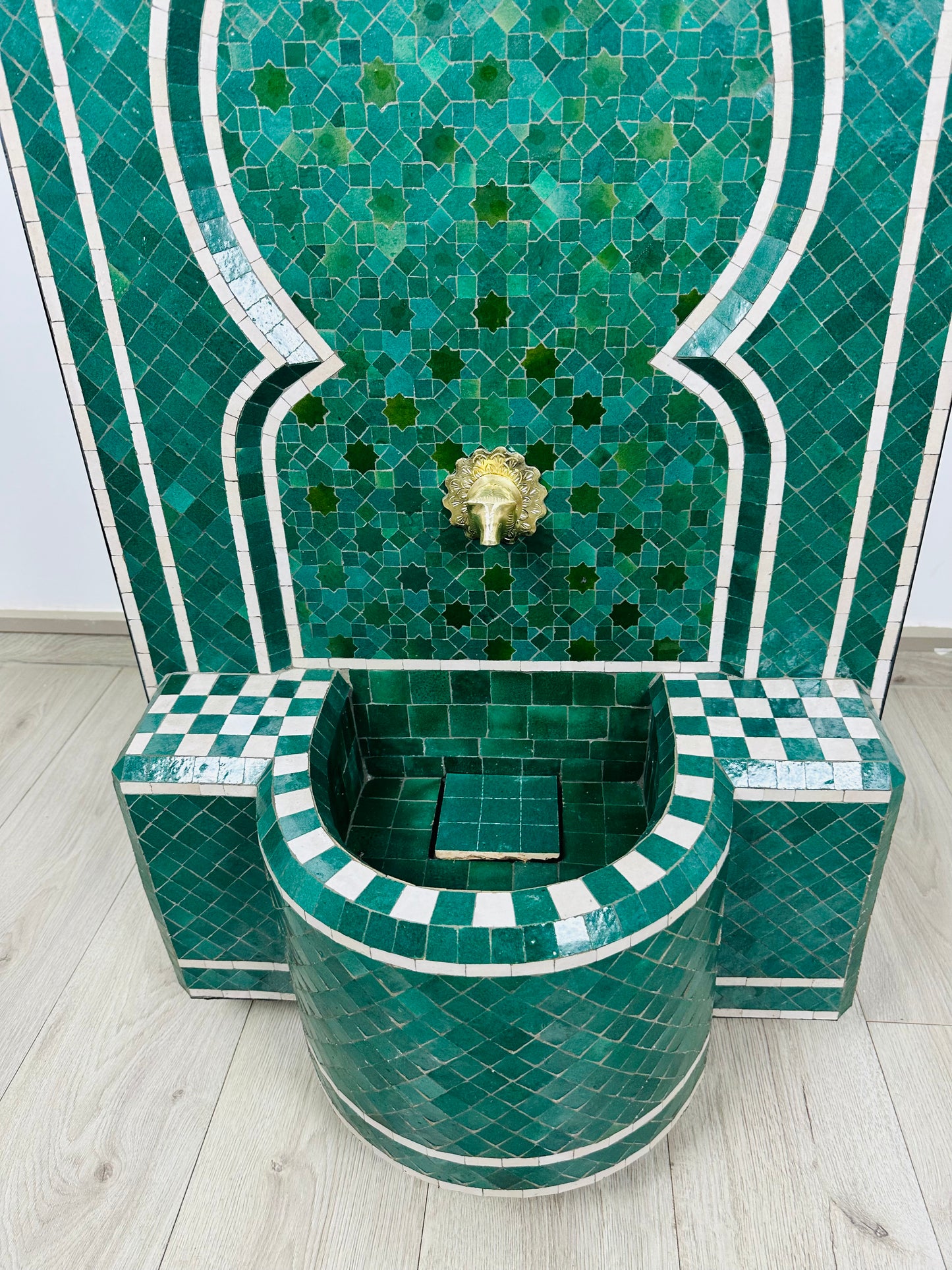 Emerald Green Moroccan Fountain – Classic Elegance & Timeless Craftsmanship