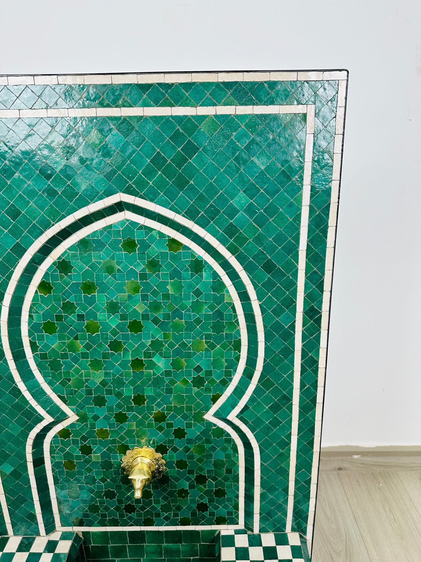 Emerald Green Moroccan Fountain – Classic Elegance & Timeless Craftsmanship