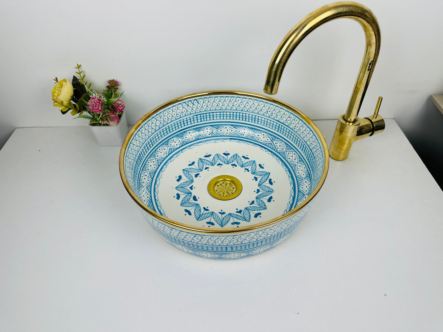 Skyline Classic: Handcrafted Ceramic Sink with Traditional Sky-Colored Design and 14k Gold