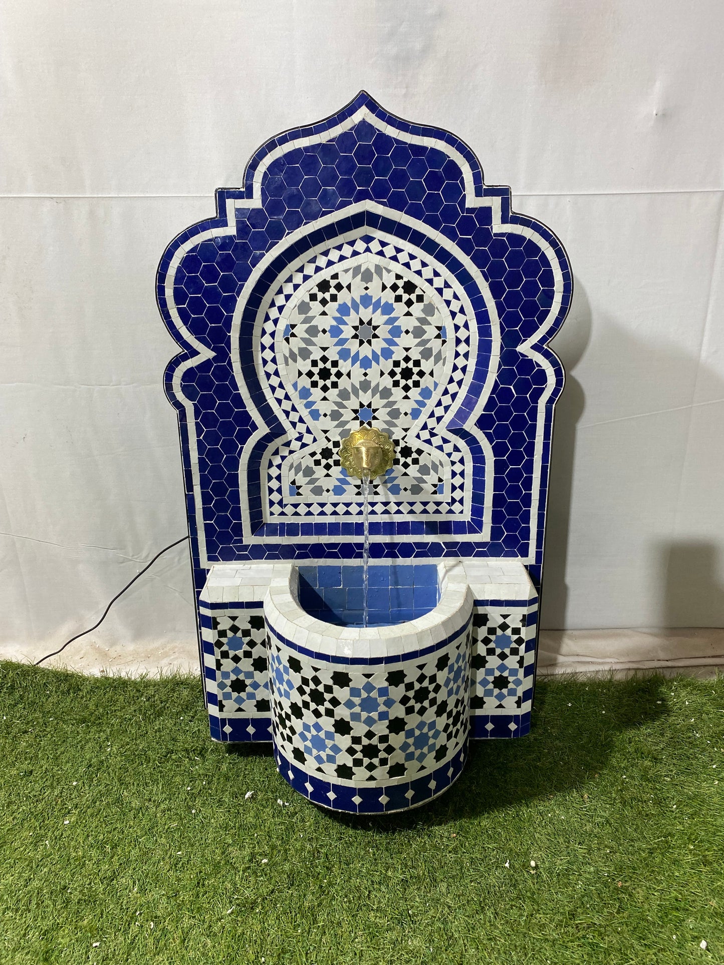 Blue Zellige Fountain – Timeless Craftsmanship