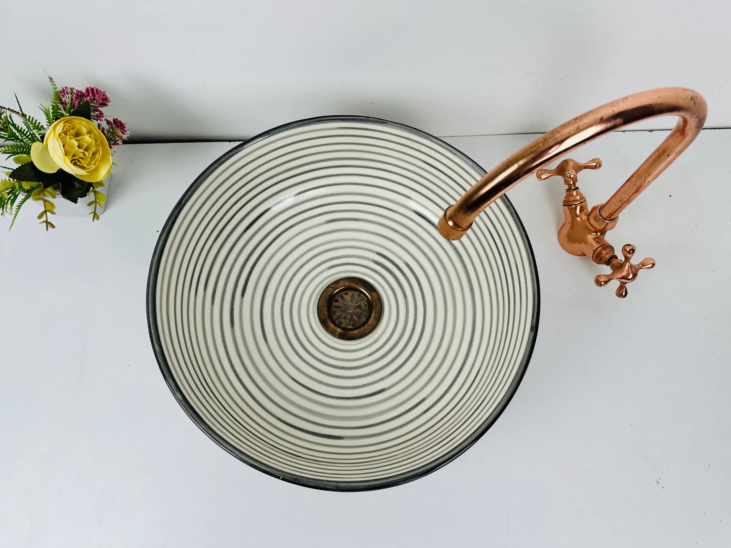 Gray Infinite Rings : Handcrafted Ceramic Sink with Circular Design