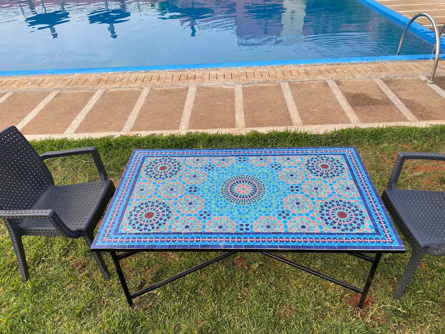 Handmade Moroccan Zellige Mosaic Table – Ocean Blue Elegance
