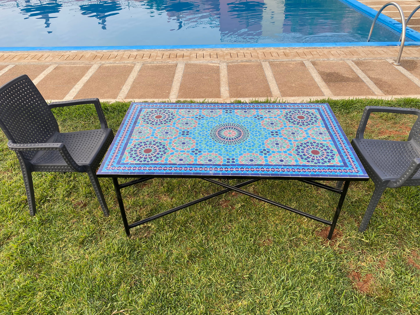 Handmade Moroccan Zellige Mosaic Table – Ocean Blue Elegance