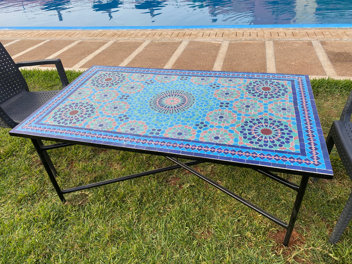 Handmade Moroccan Zellige Mosaic Table – Ocean Blue Elegance