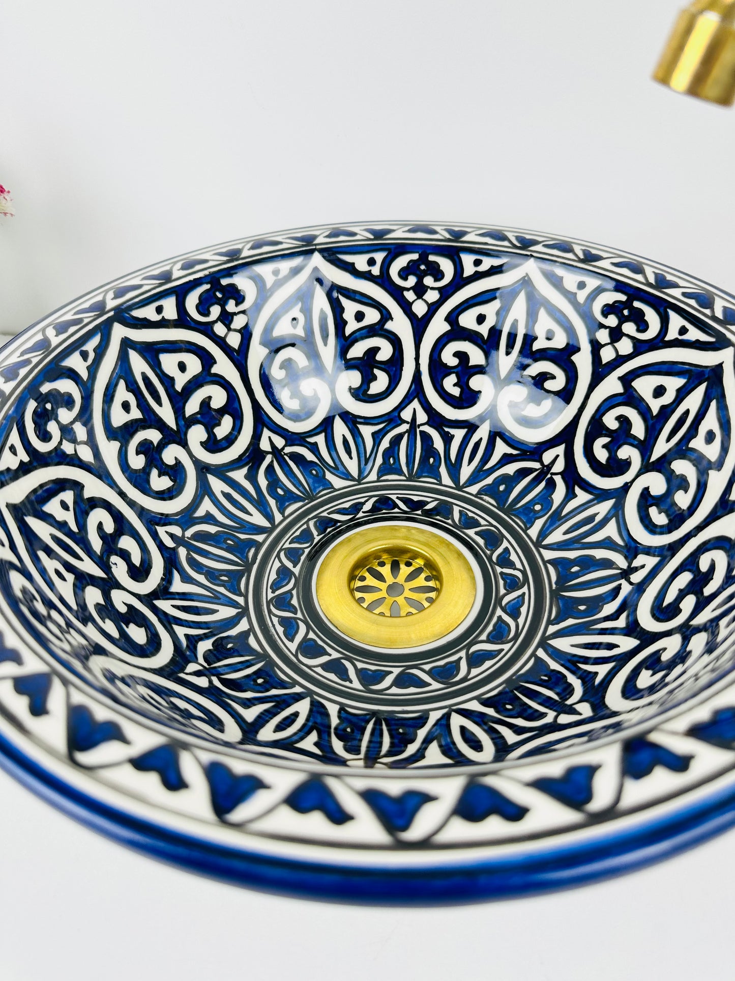 Midnight Blue: Handcrafted Ceramic Sink in Dark Blue Hu