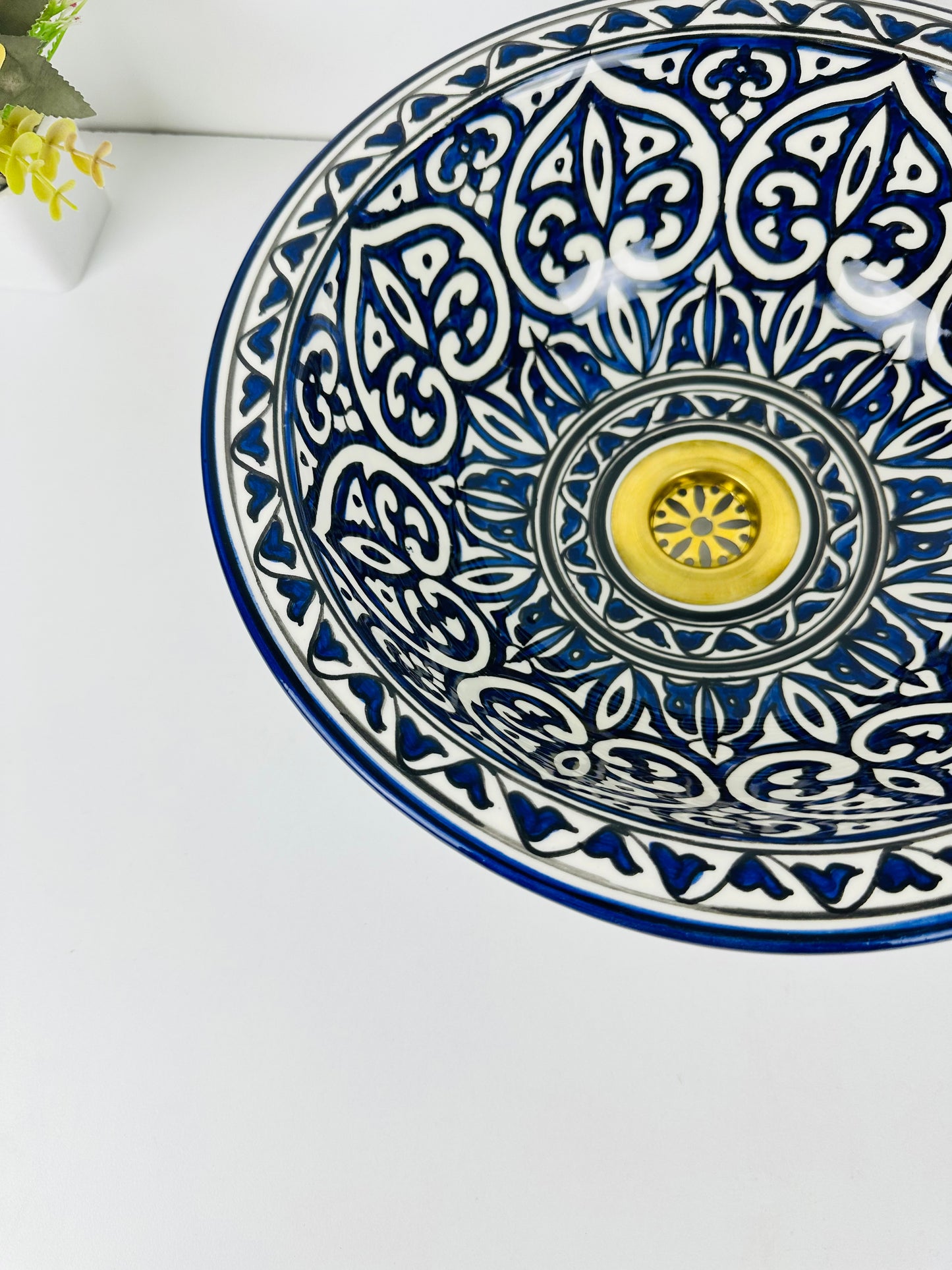 Midnight Blue: Handcrafted Ceramic Sink in Dark Blue Hu