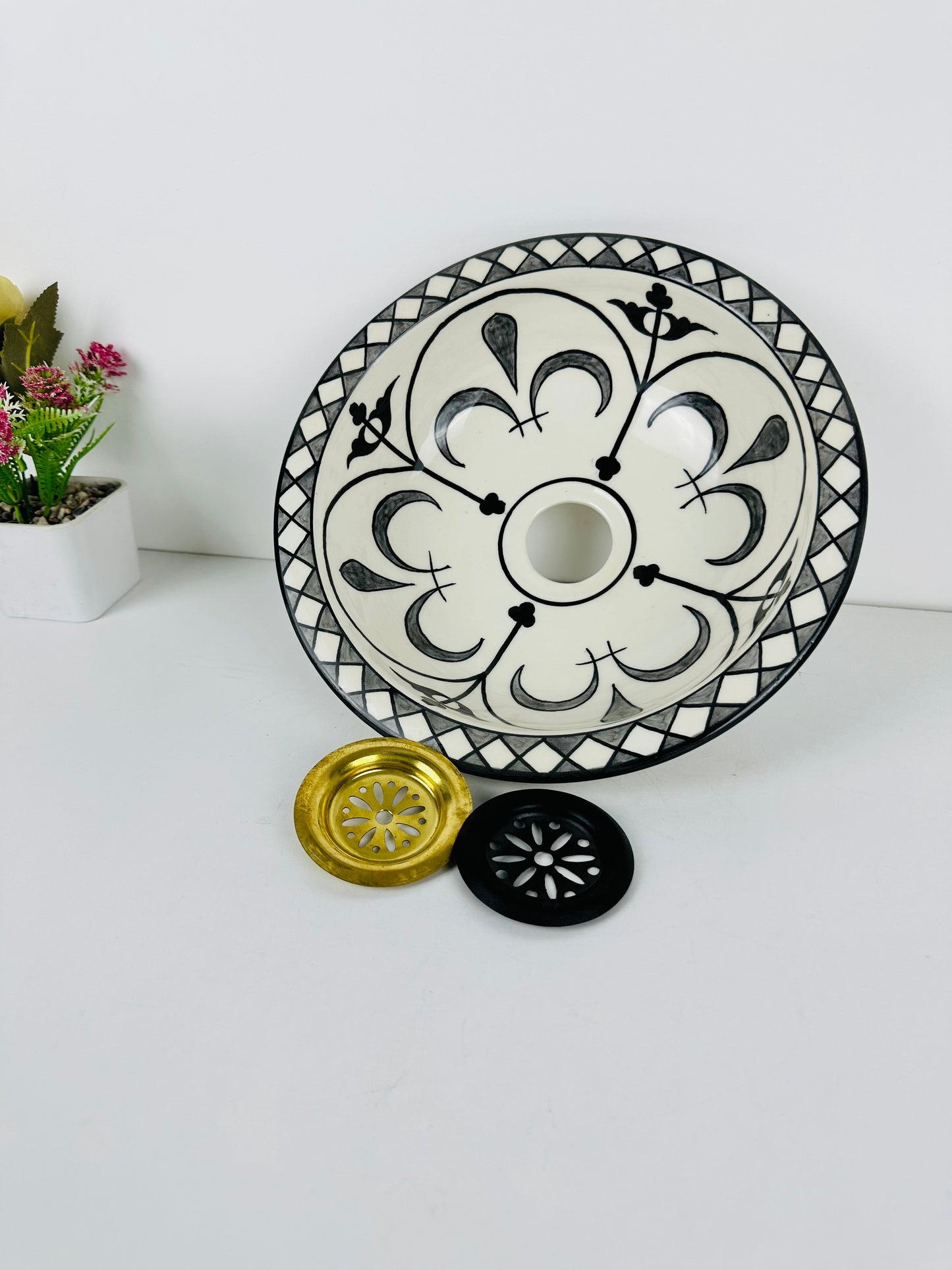 Lunar Mist: Handcrafted Ceramic Sink in Gray Moon Tone