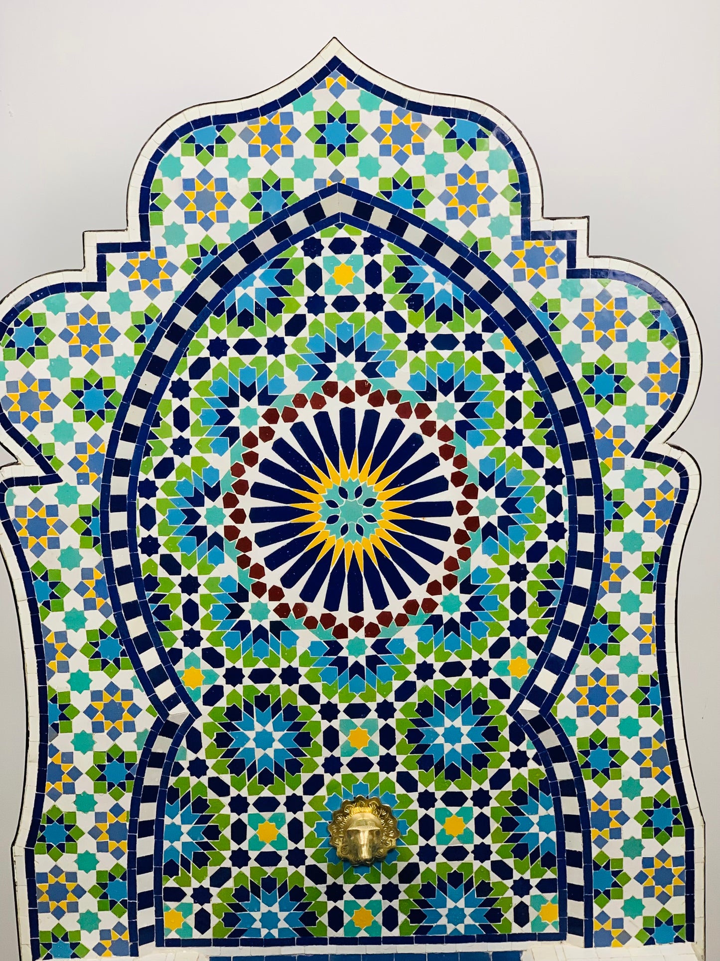 Handcrafted Moroccan Zellige Fountain – A Touch of Timeless Elegance