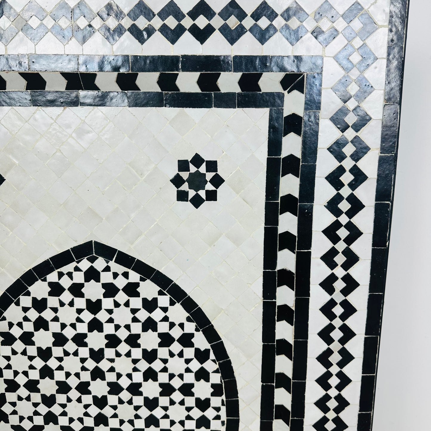 Moroccan Zellige Fountain – A Monochrome Masterpiece