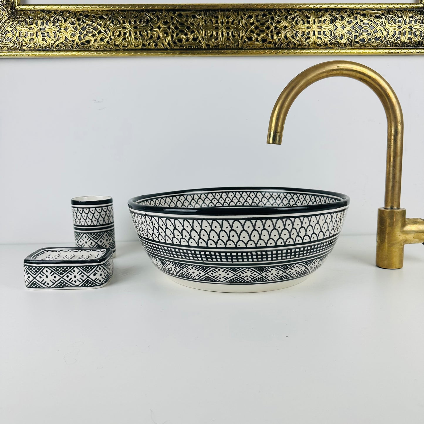Harmonious Design: Black and White Ceramic Sink with Artisanal Touches