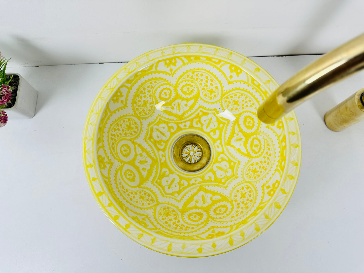 Lemon Zest: Handcrafted Ceramic Sink in Vibrant Lemon Color