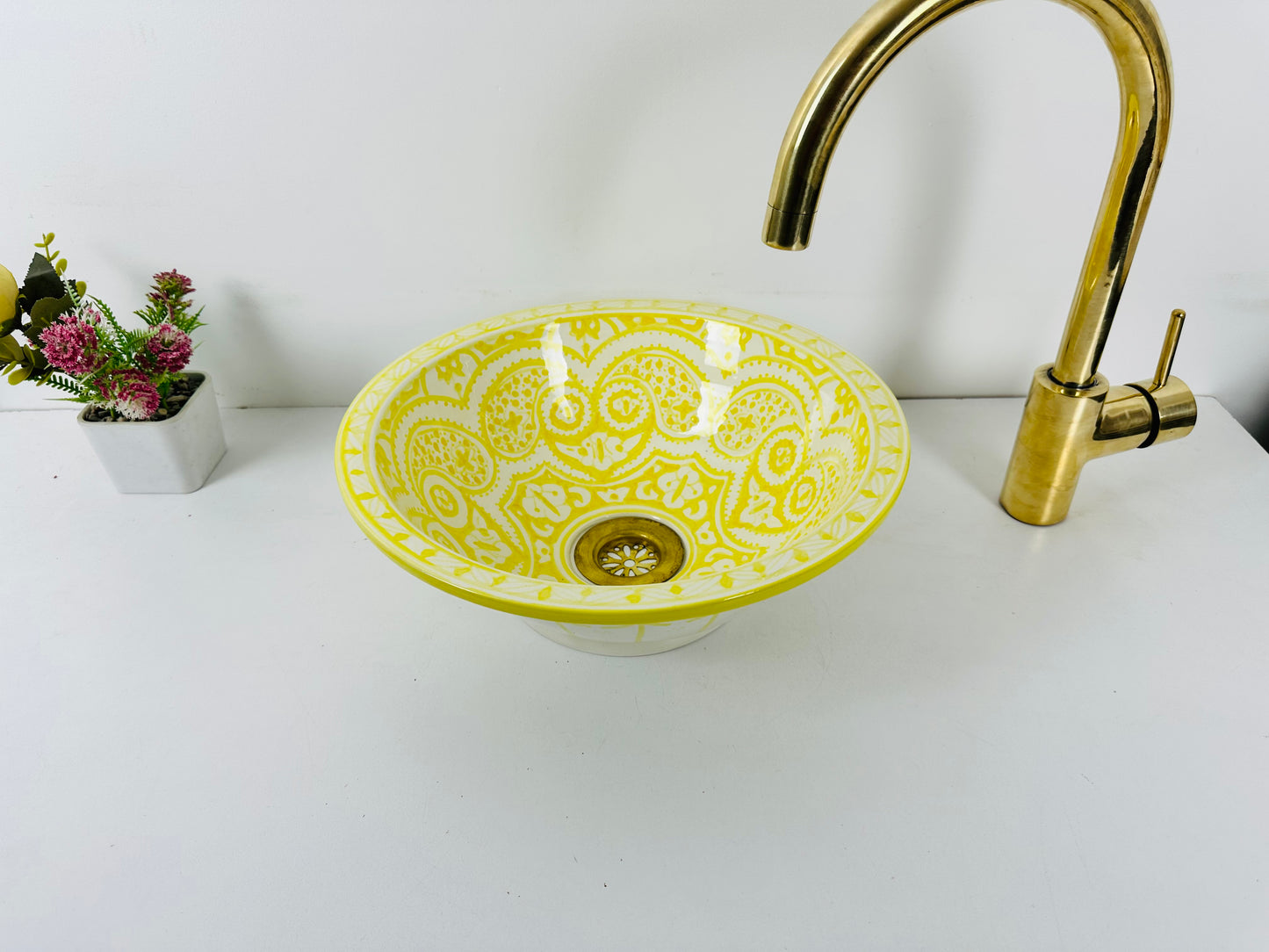 Lemon Zest: Handcrafted Ceramic Sink in Vibrant Lemon Color