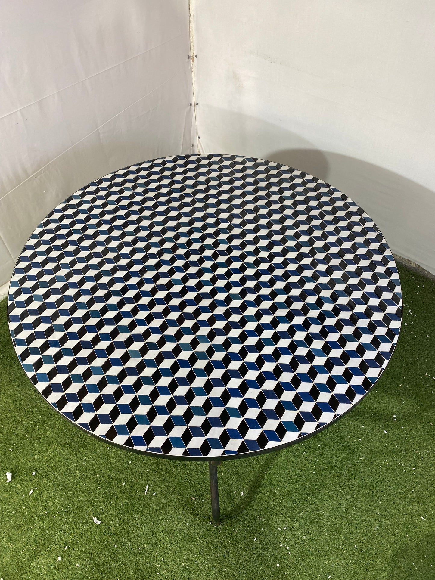 Handmade Moroccan Zellige Mosaic Table – Optical Illusion Cube Pattern