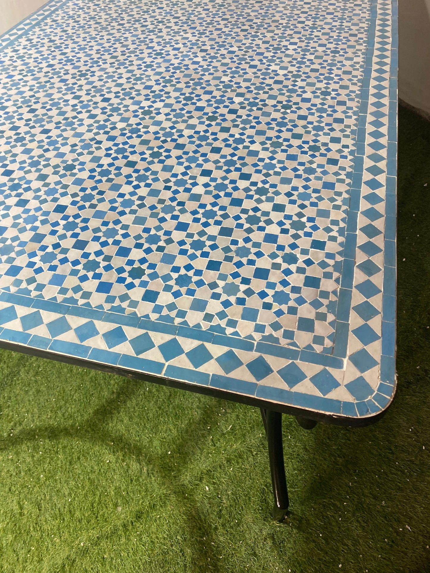 Handmade Moroccan Zellige Mosaic Table – Classic Blue & White Elegance