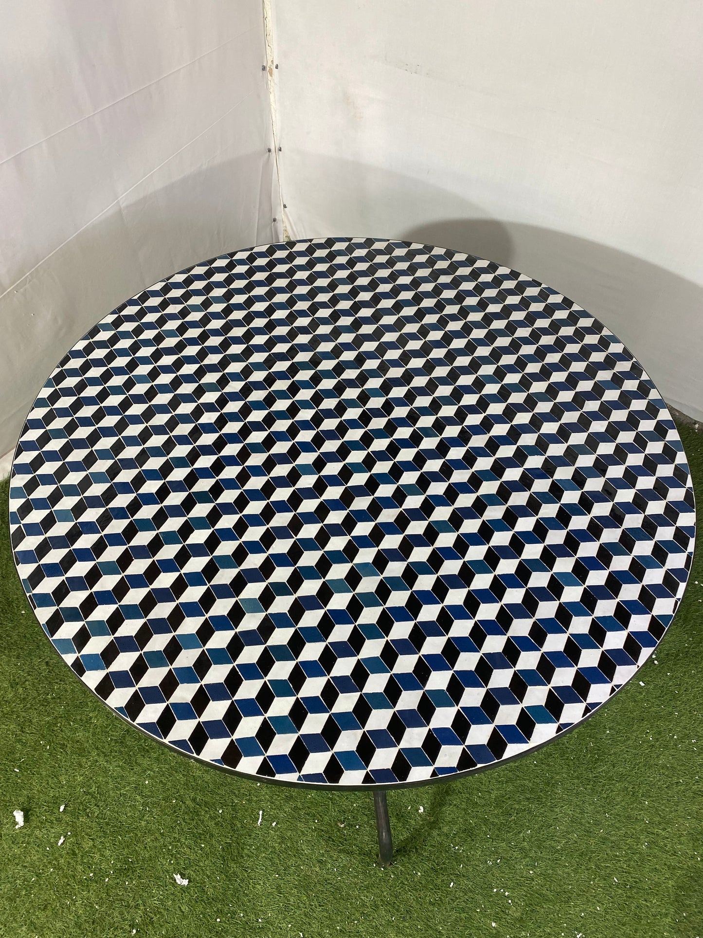 Handmade Moroccan Zellige Mosaic Table – Optical Illusion Cube Pattern