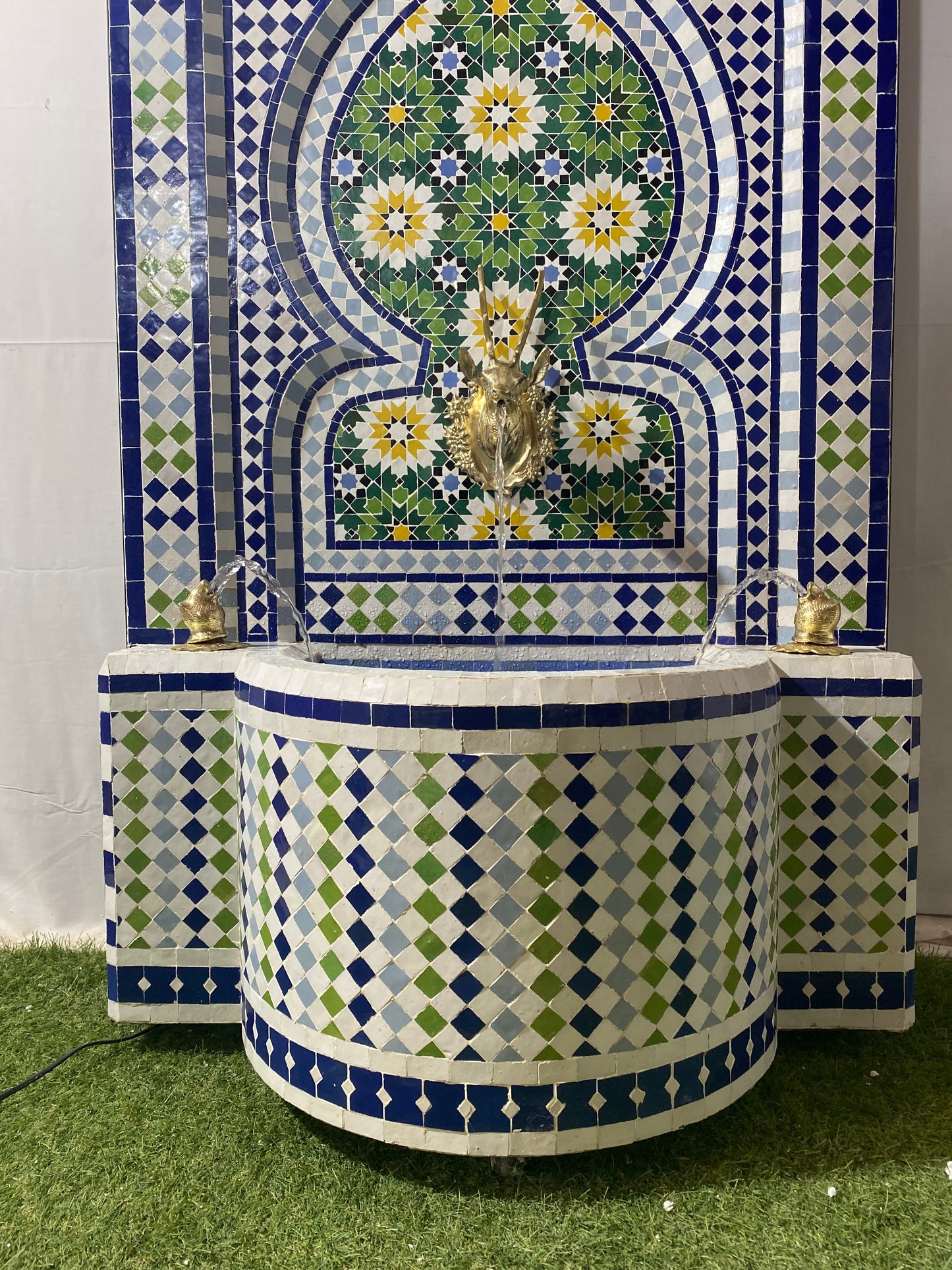 Moroccan Zellige Fountain – Triple Brass Tap Elegance