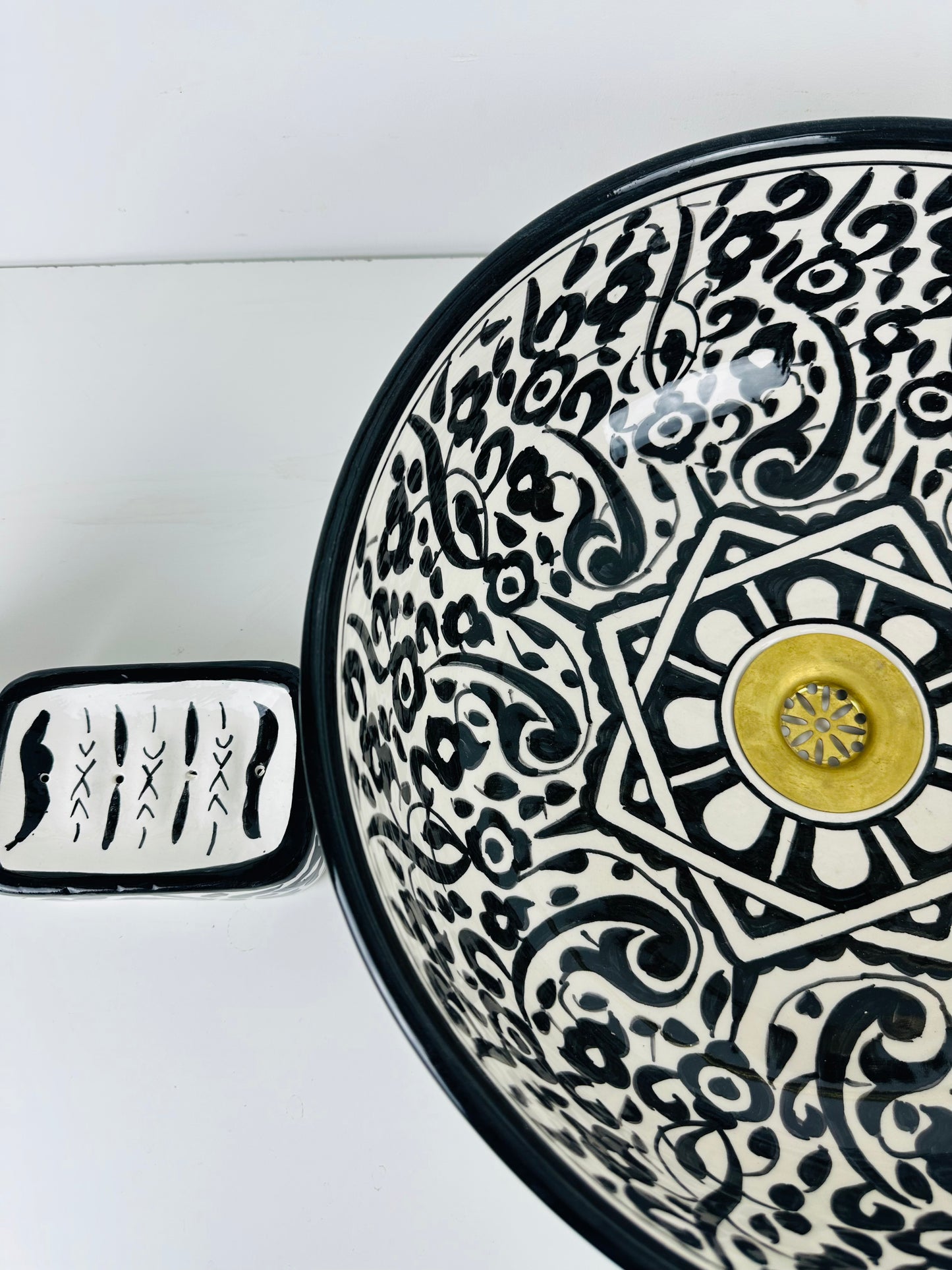 Midnight Garden: Handcrafted Ceramic Sink with Black Floral Motifs