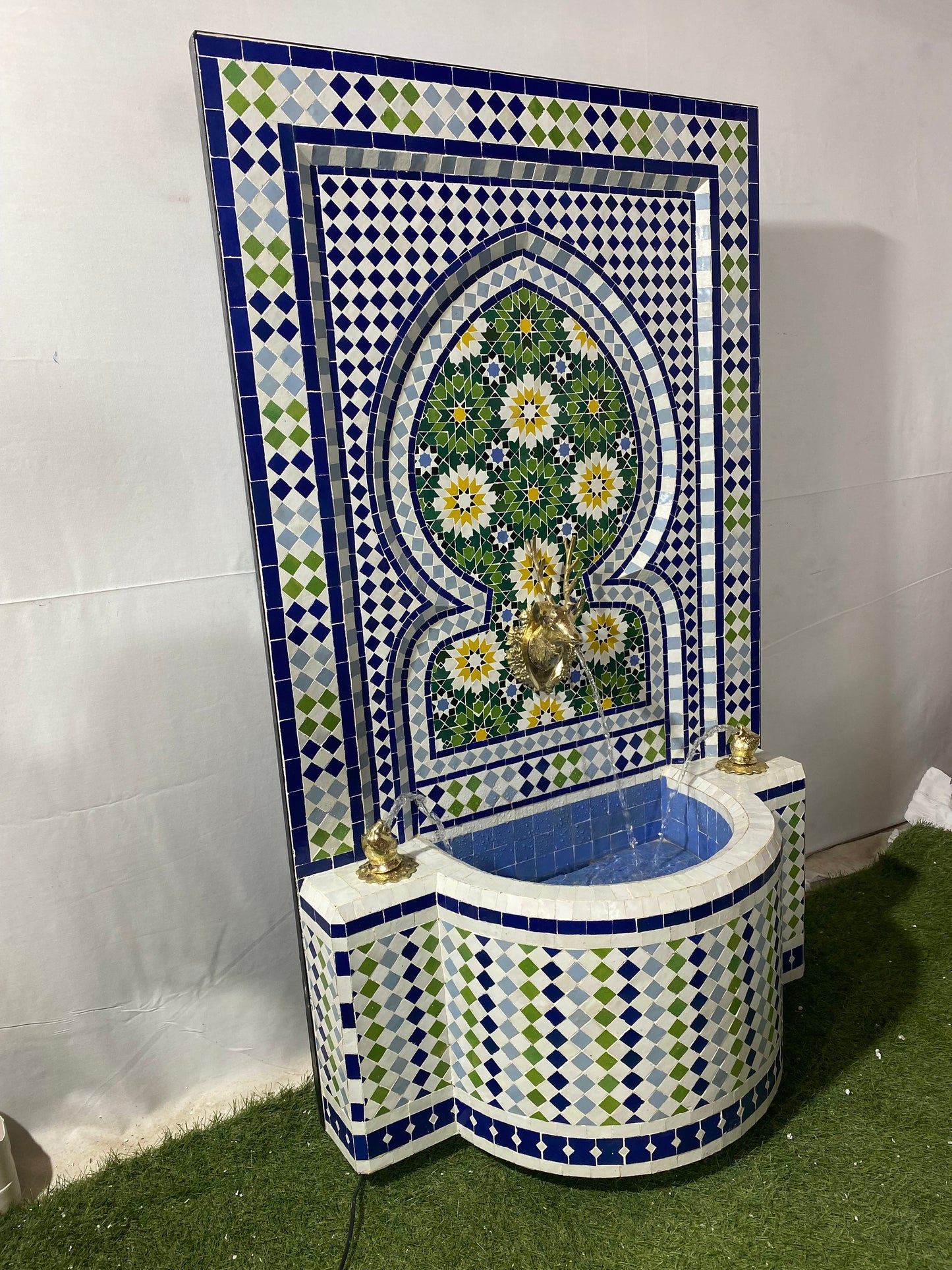 Moroccan Zellige Fountain – Triple Brass Tap Elegance