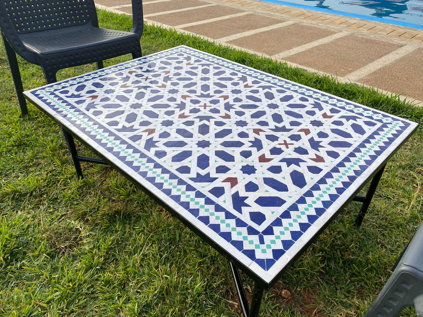 Handmade Moroccan Zellige Mosaic Table – Timeless Geometric Design