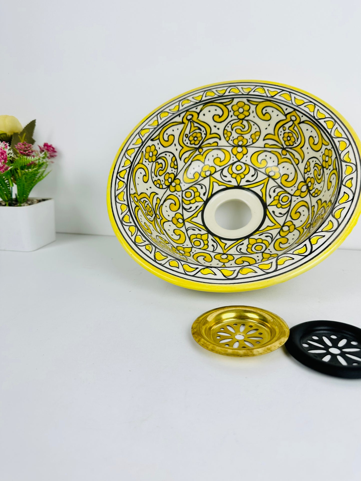 Lemon Burst: Handcrafted Ceramic Sink in Lemon Yellow Hue