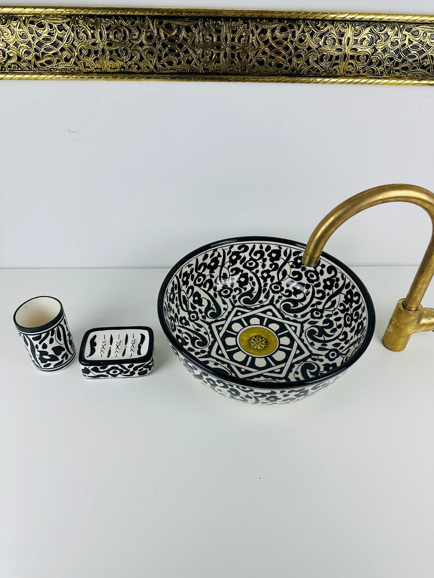 Midnight Garden: Handcrafted Ceramic Sink with Black Floral Motifs